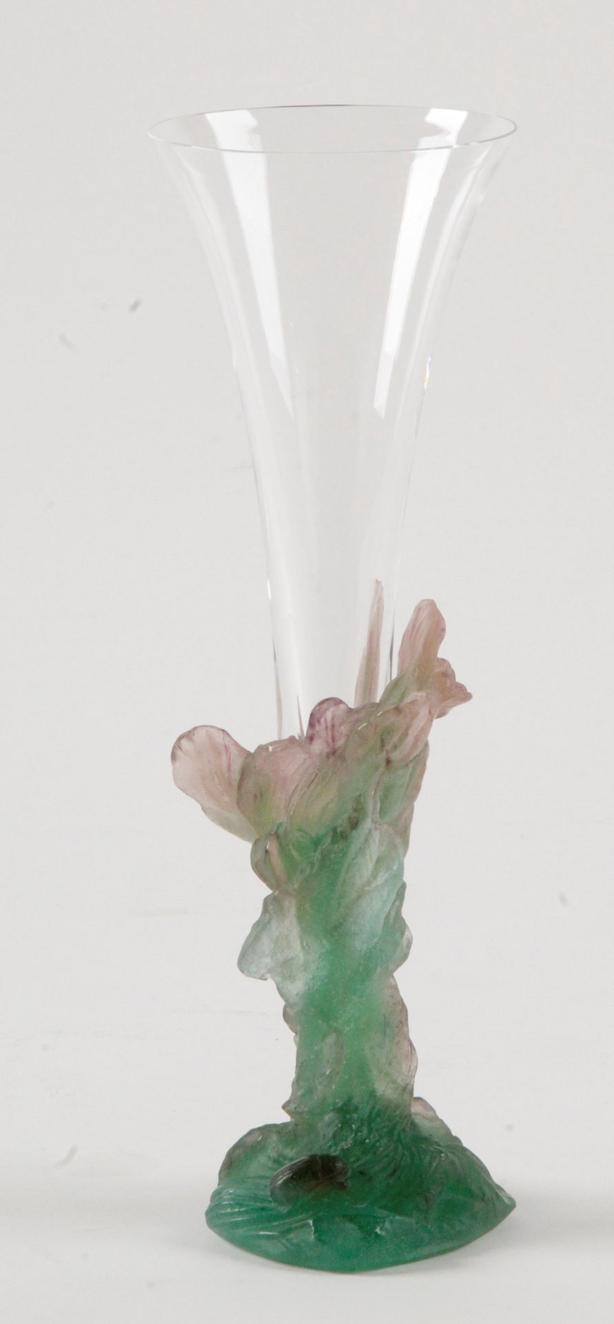 Null DAUM FRANCE水晶和玻璃糊状 "自然 "花瓶，有叶子和甲虫装饰 

H.34.5厘米