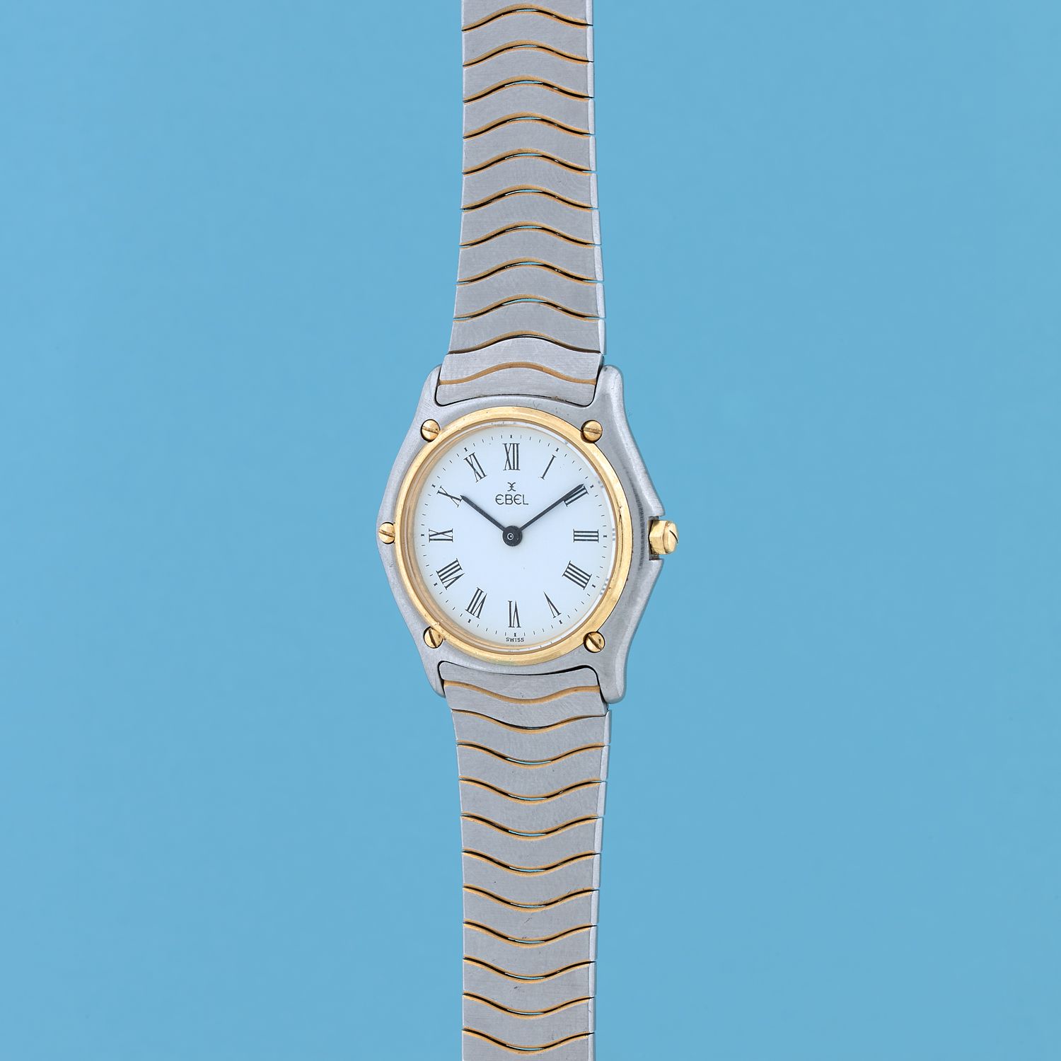 Null EBEL
Lady's watch, in gold and steel. Round case numbered. White dial signe&hellip;