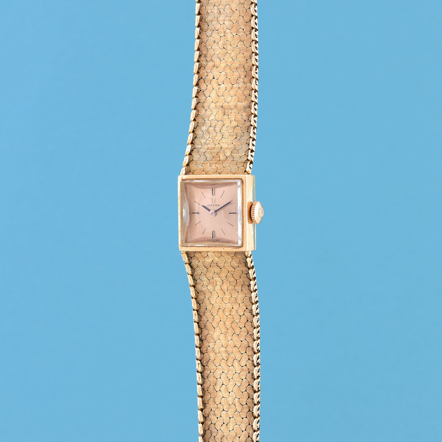 Null OMEGA
Circa: 1960. 
Reloj de señora en oro amarillo 750/1000. Caja cuadrada&hellip;