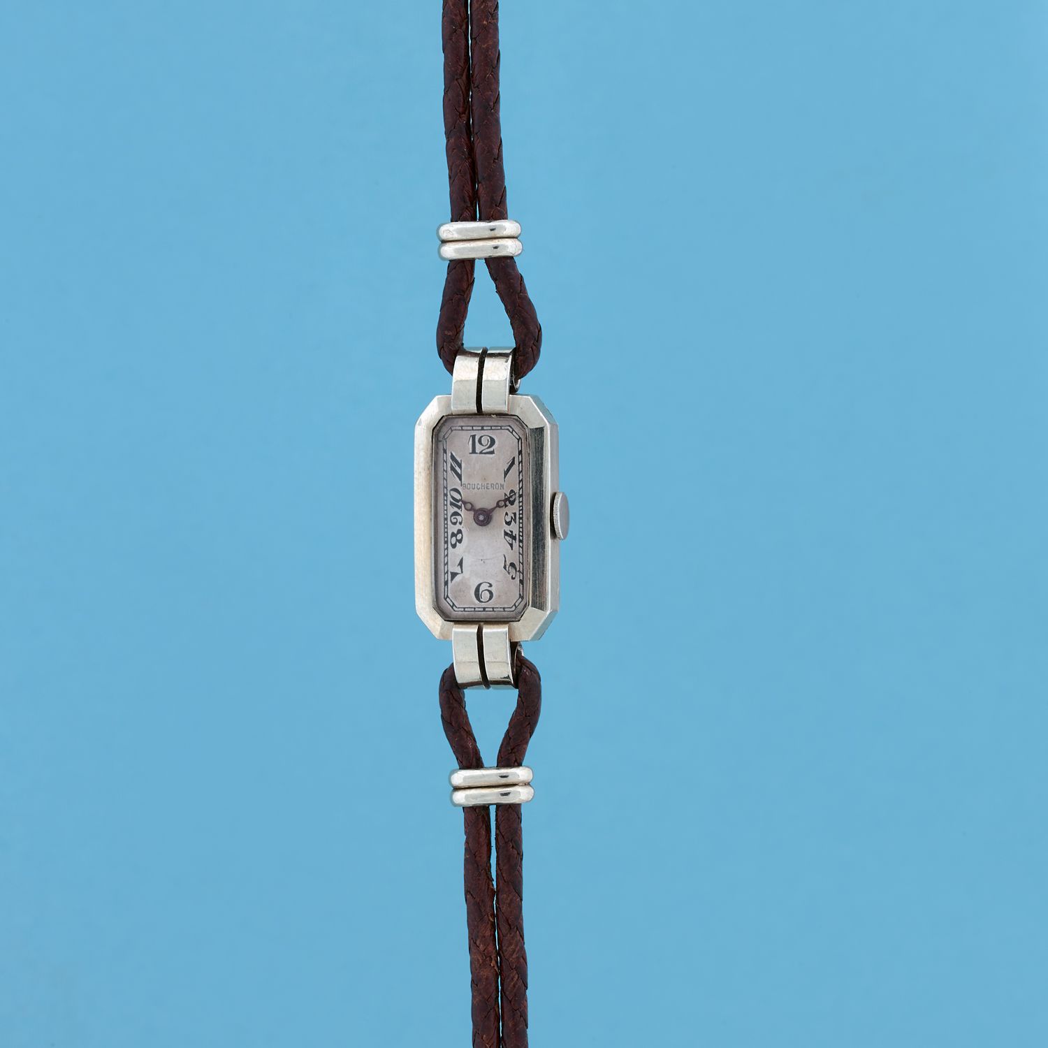 Null BOUCHERON 
Um:1930.
Armbanduhr aus 750/1000 Weißgold. Rechteckiges Gehäuse.&hellip;