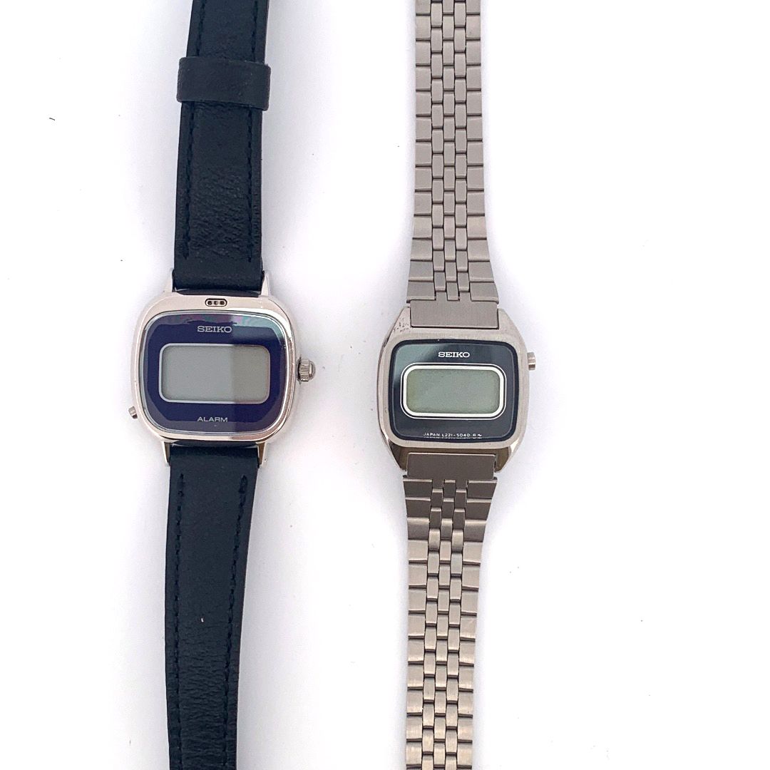 Null 精工

一套两只女式led手表。

系列：L221-5040/ B122-4000

外壳：钢。

机芯：石英。

表带：皮革和钢。

尺寸。 

钢&hellip;