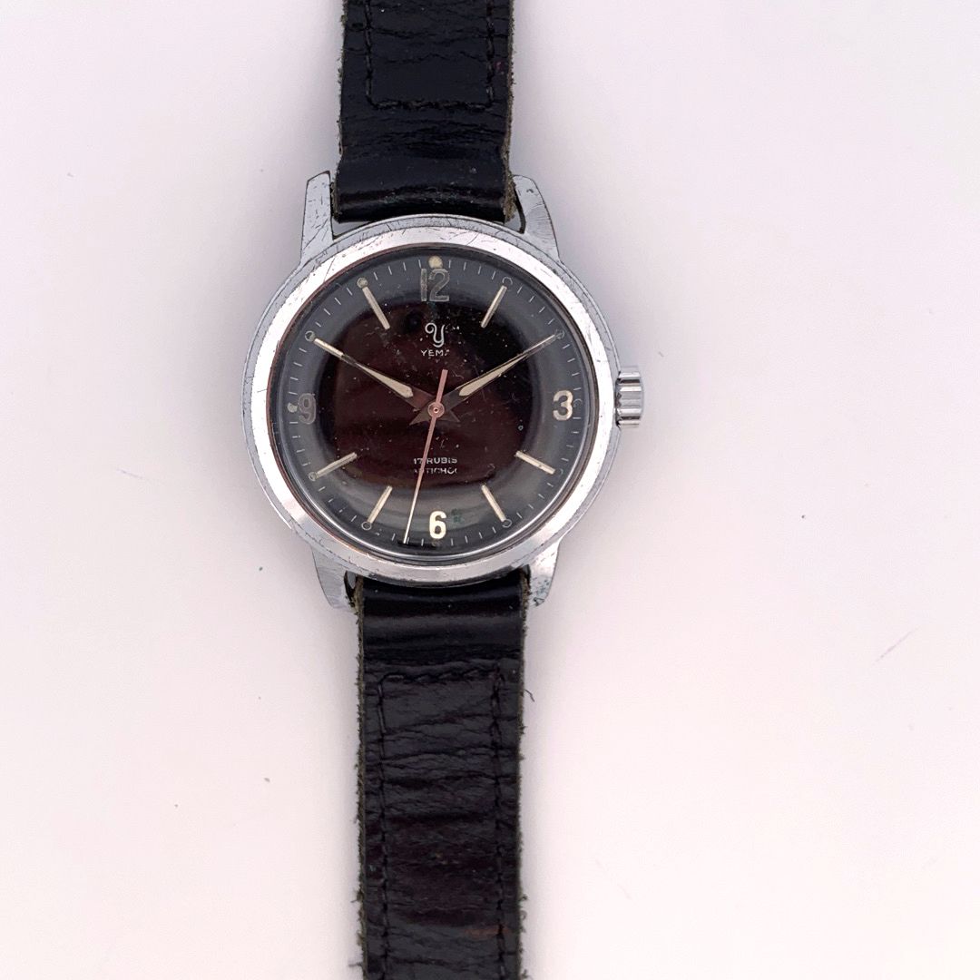 Null YEMA

Klassische Herrenuhr.

Um 1960.

Serie: Sans. 

Gehäuse: Chrom.

Uhrw&hellip;