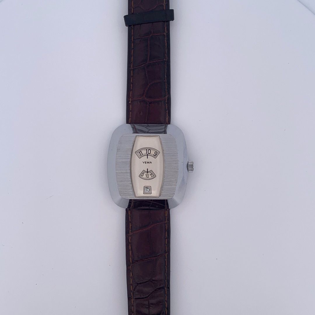 Null YEMA

男人的手表。

系列：222174。 

外壳：钢。

机芯：手动机械。

表带：皮革。

尺寸：37 x 36 mm。



来自玛丽-&hellip;