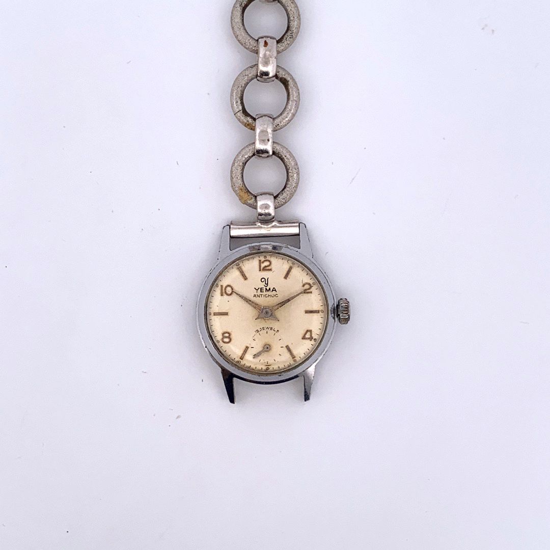 Null YEMA

经典的女士手表。

系列：578835。 

外壳：钢。

机芯：手动机械。

手链：圆形链接。

直径：27毫米。

(手镯的一部分丢失&hellip;