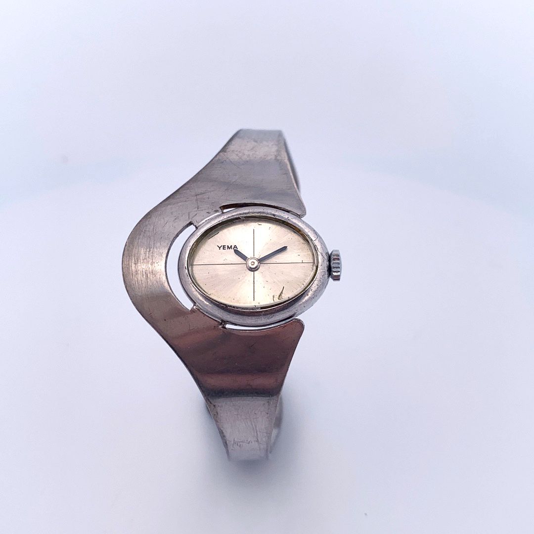 Null YEMA

Reloj de las mujeres.

Serie: Sans. 

Caja: Acero.

Movimiento: Mecán&hellip;