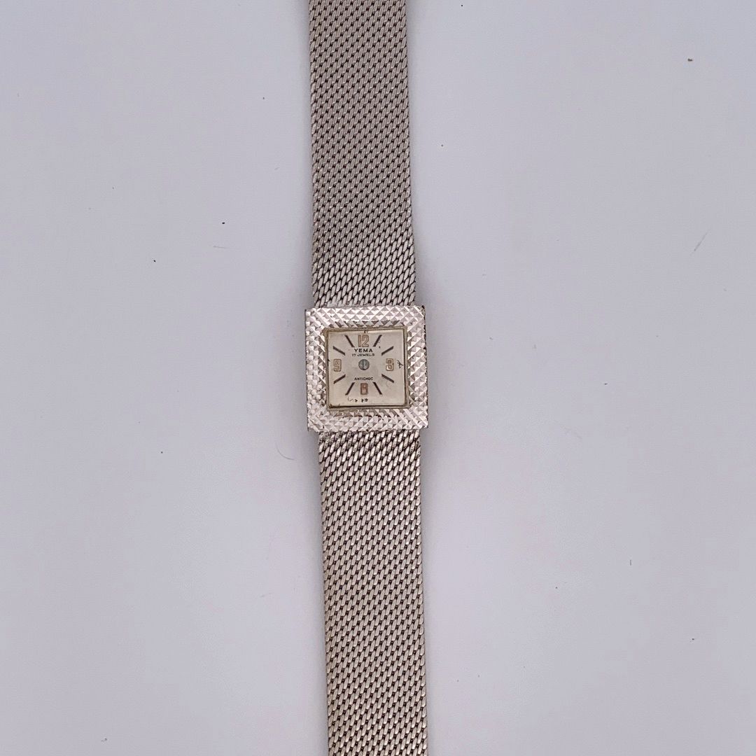 Null YEMA

妇女的房间的手表。

约1960年。

系列：Sans。 

表壳 : 钢。

机芯：手动机械。

带子：钢。

尺寸：18 x 18 m&hellip;