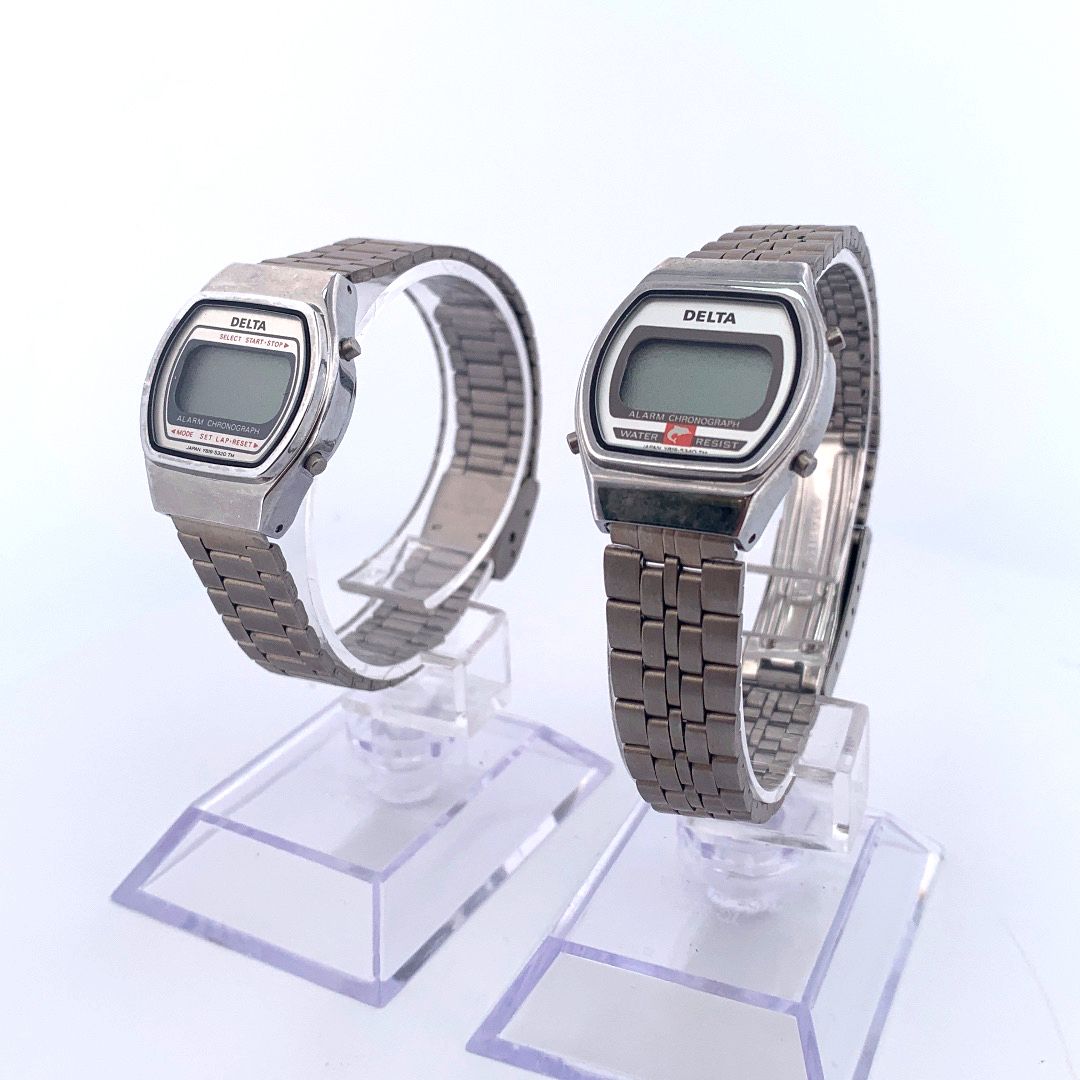 Null DELTA

一套两块女式手表。

系列：Sans。

外壳：钢。

机芯：石英。

带子：钢。

尺寸：22x26x220毫米。



来自玛丽-皮&hellip;