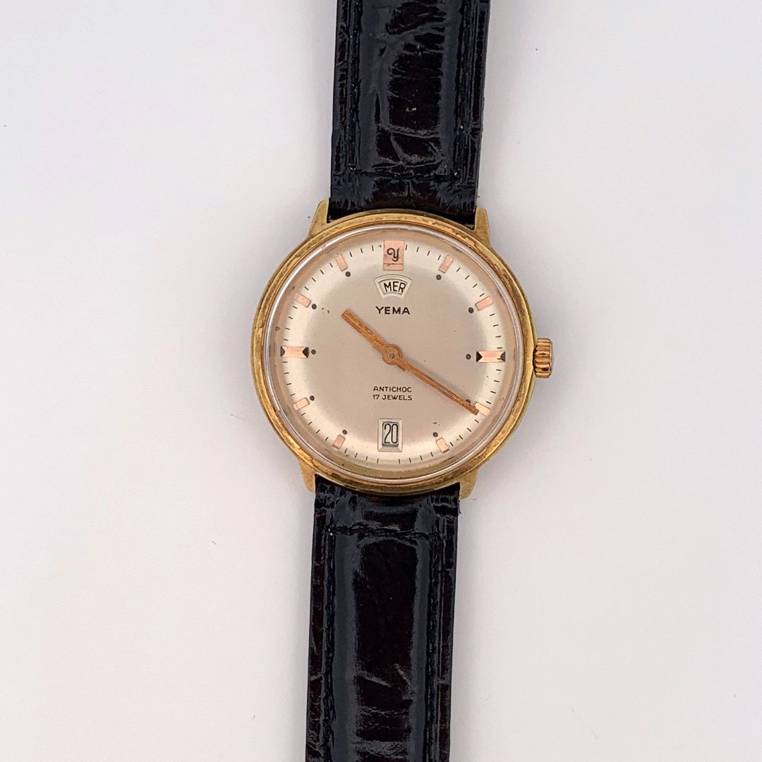 Null YEMA

Klassische Herrenuhr.

Um 1960.

Serie: 132650. 

Gehäuse: Vergoldet.&hellip;