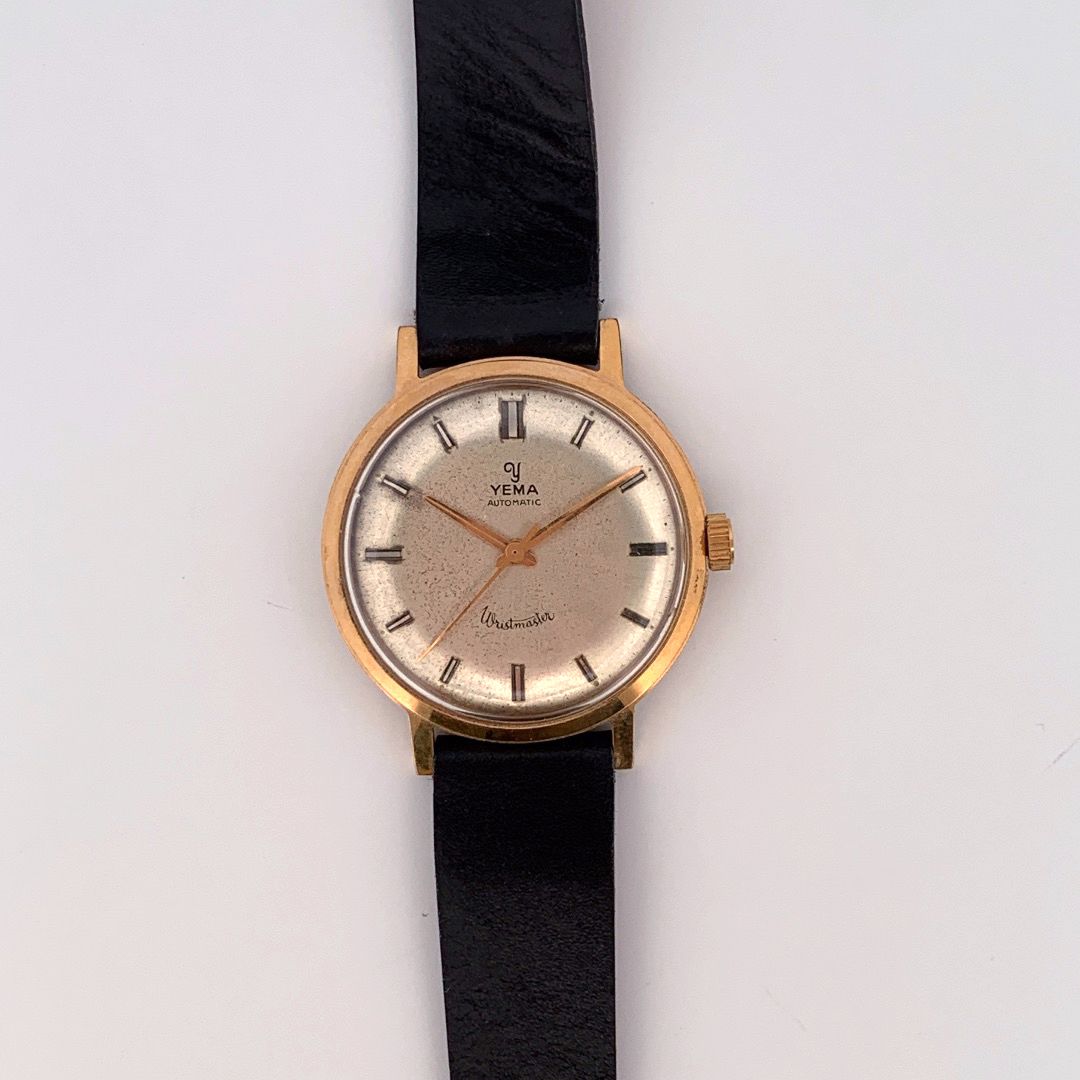 Null YEMA

经典的男士手表。

约1960年。

系列：Sans。 

表壳 : 钢。

机芯：自动机械。

表带：皮革。

直径：34毫米。



&hellip;