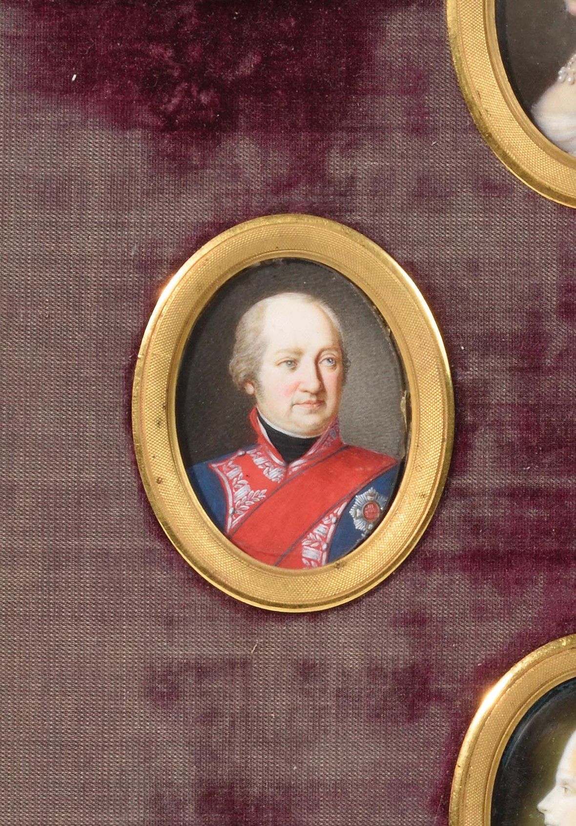 Null 18世纪末的德国学派。

安东-格拉芙的随行人员

"萨克森州的腓特烈-奥古斯都一世（1750-1827），穿着制服的半身像。

椭圆形的微型画，有双&hellip;