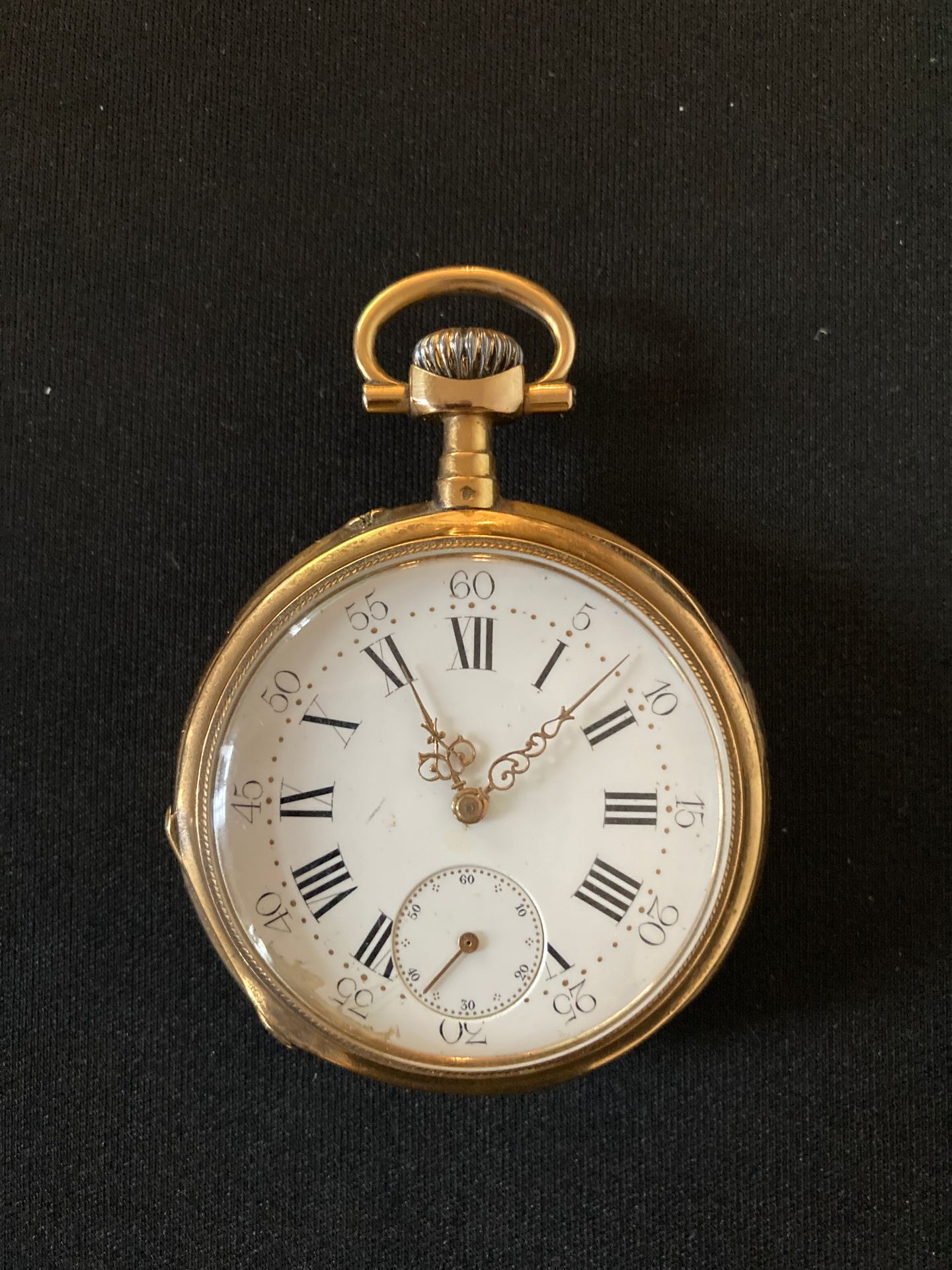 Null 宝玑手表的螺旋形结构
黄金75万分之一。
瓷质表盘上有罗马数字和小秒针。
毛重：84.7克
表盘直径：40毫米