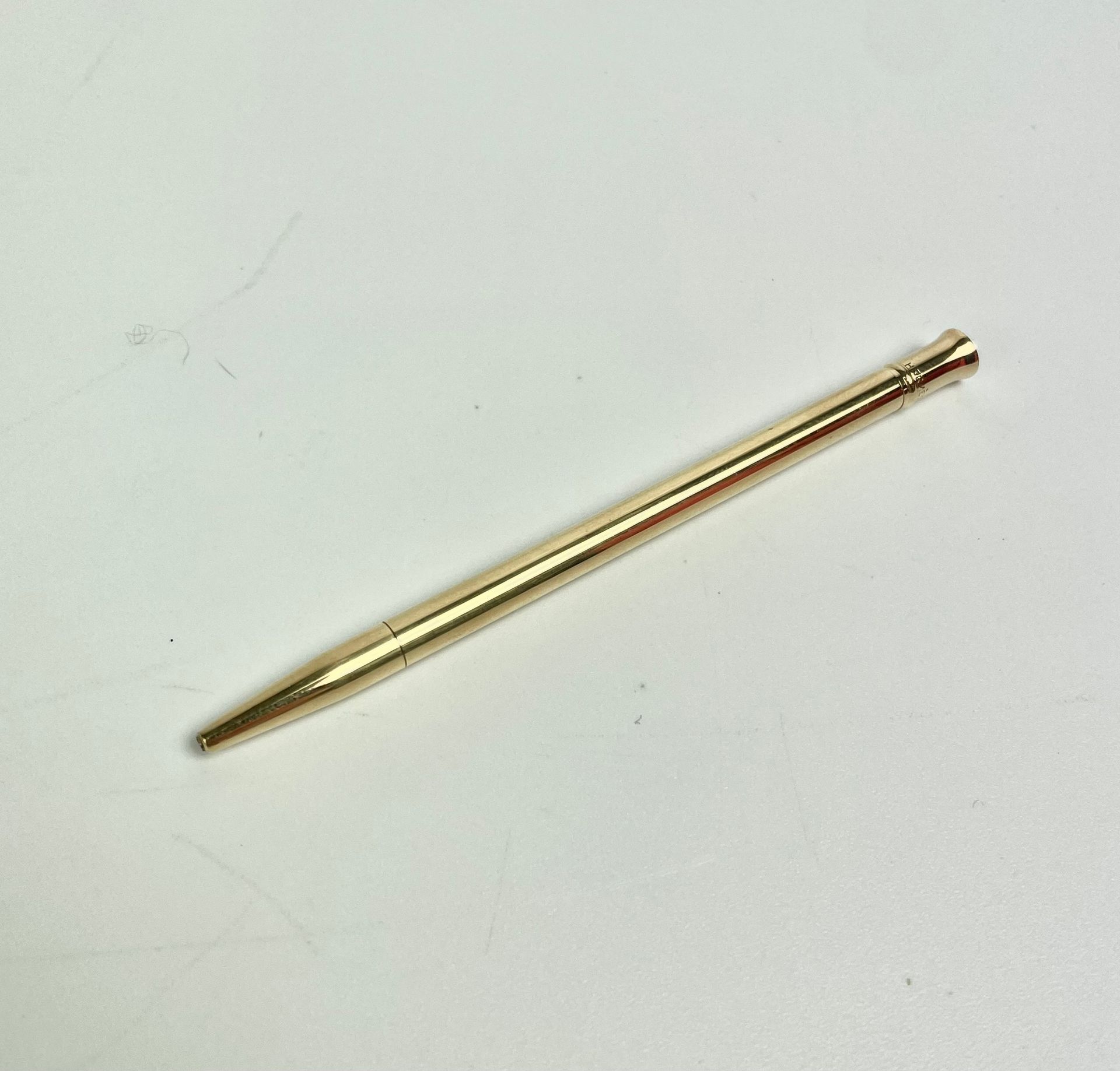 Null HERMES 
Minenhalter oder Bleistift aus Gelbgold 
Länge: 8,5 cm
Bruttogewich&hellip;