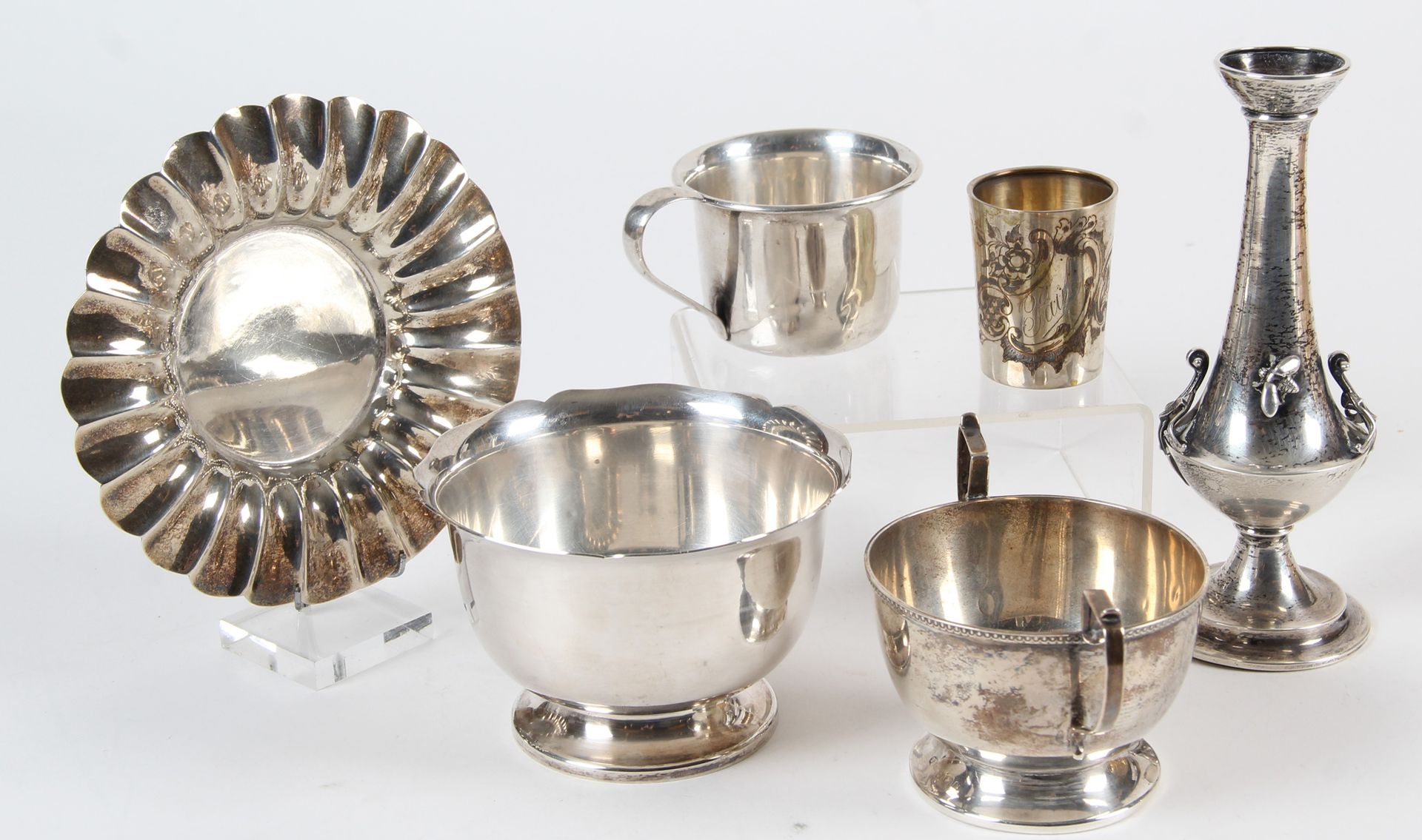 Null FOREIGN MONEY LOT : 

- Danish silver cup with handle, engraved " ERIK 13. &hellip;
