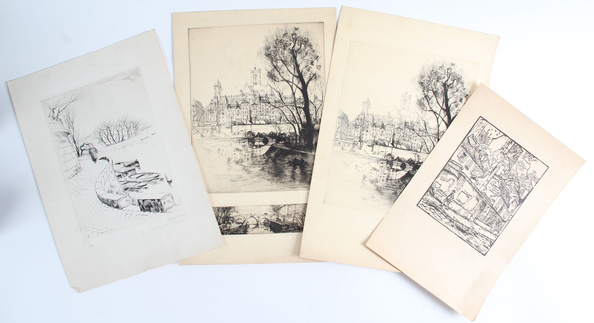 Null LOT OF FOUR ENGRAVINGS in etching and wood showing views of Paris.