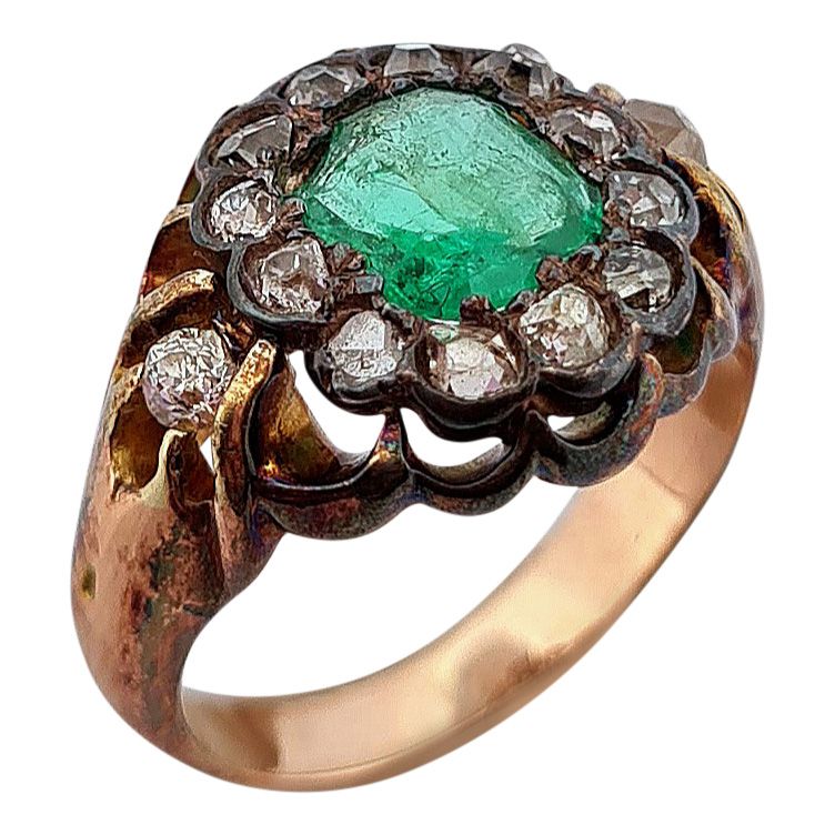 Null 戒指 
饰有花朵图案，在老式切割钻石的衬托下，捧着一颗方形祖母绿（意外）。镶嵌在14K白金中。 
TDD : 48.5. 
毛重：5.74克。 

绿&hellip;