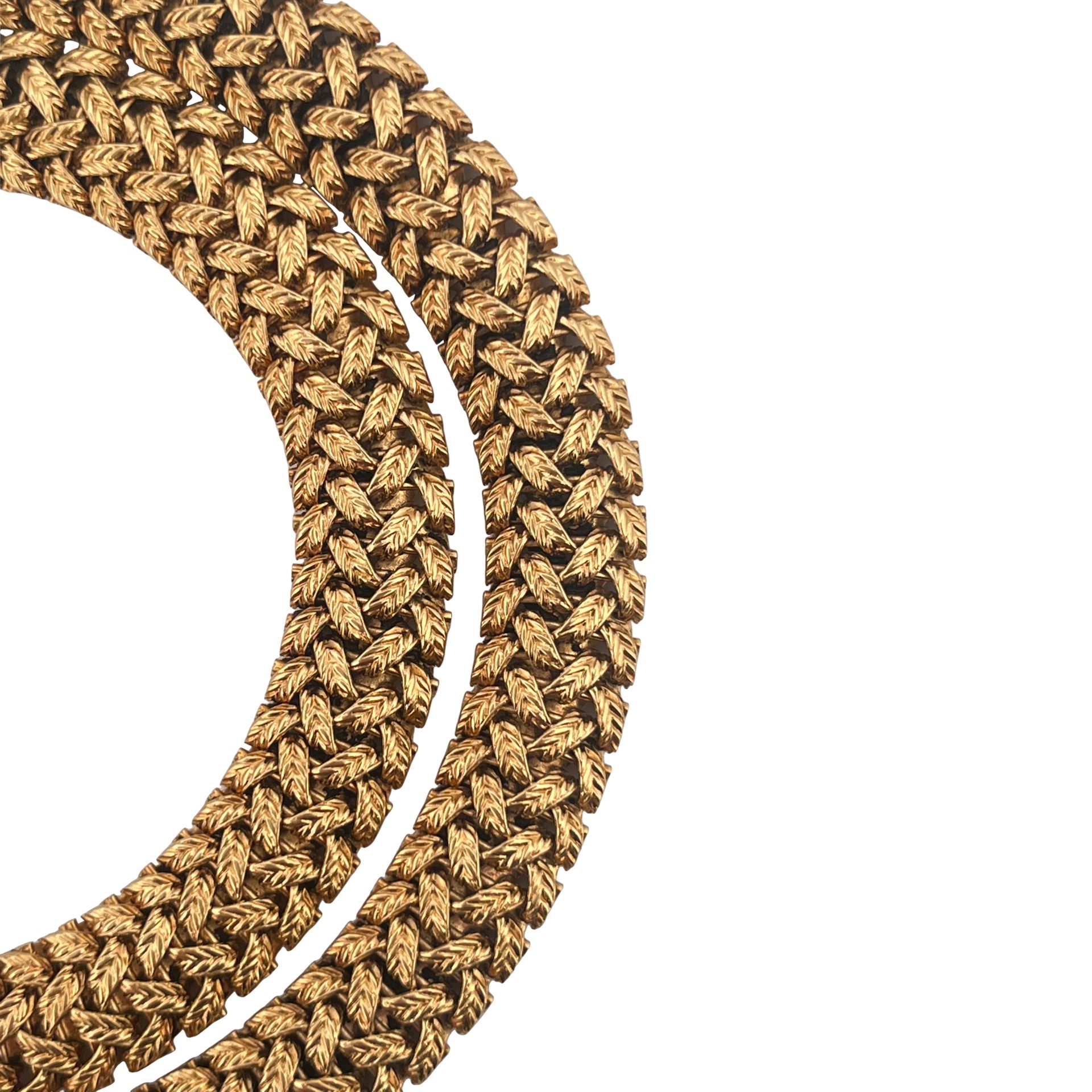 Null 项链
拿着一个精雕细琢的波罗奈斯环节。镶嵌在18K黄金中。安全扣。法国的工作。 
长度：49厘米。
宽度：1.15厘米。
毛重：98.98克。

一条&hellip;
