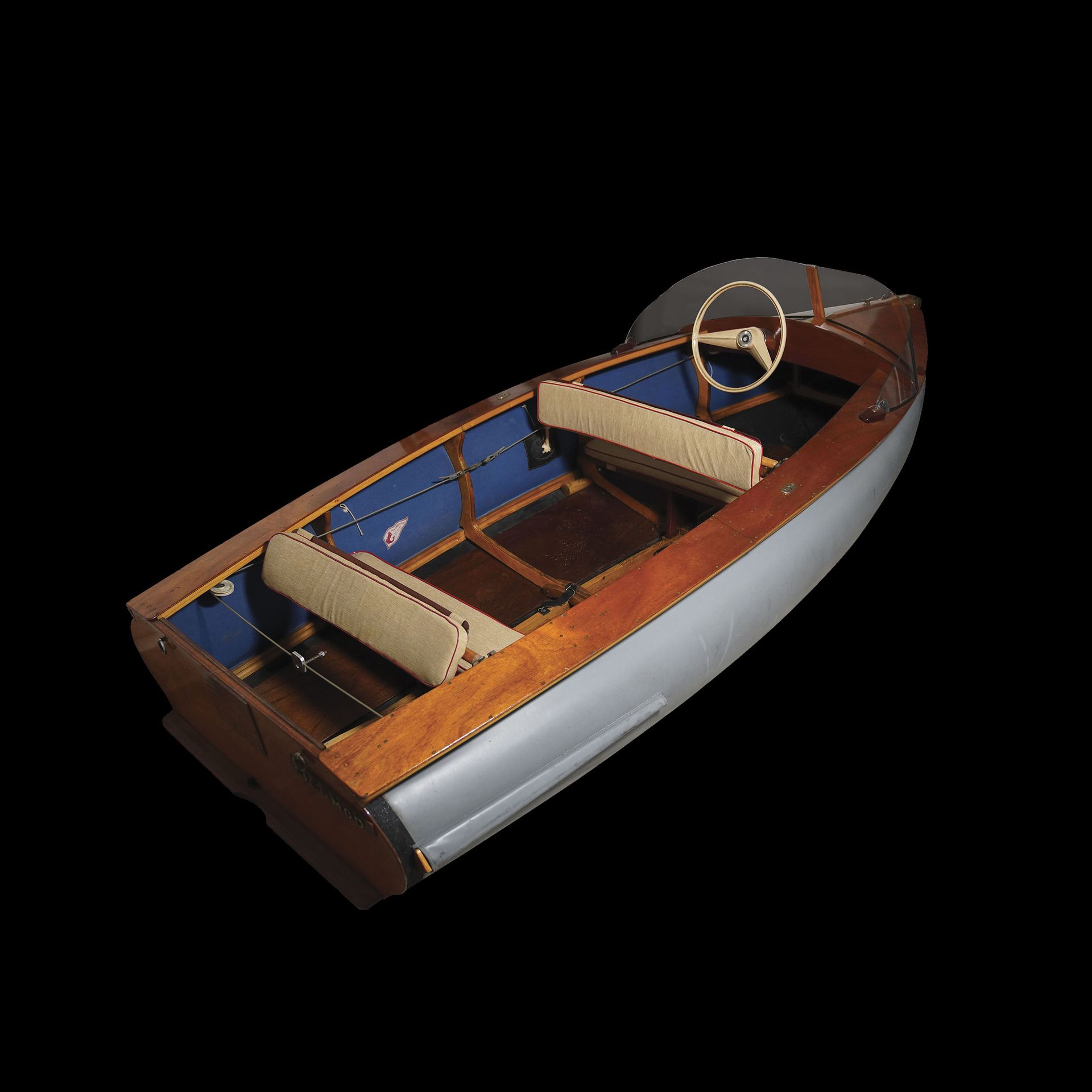 Null 约1965年
JEAN CHAUVEAU 
Stabilair HB

类型 : 橡皮艇外置气动 
长度 : 3,40 m
宽度 : 1,27 m
重&hellip;