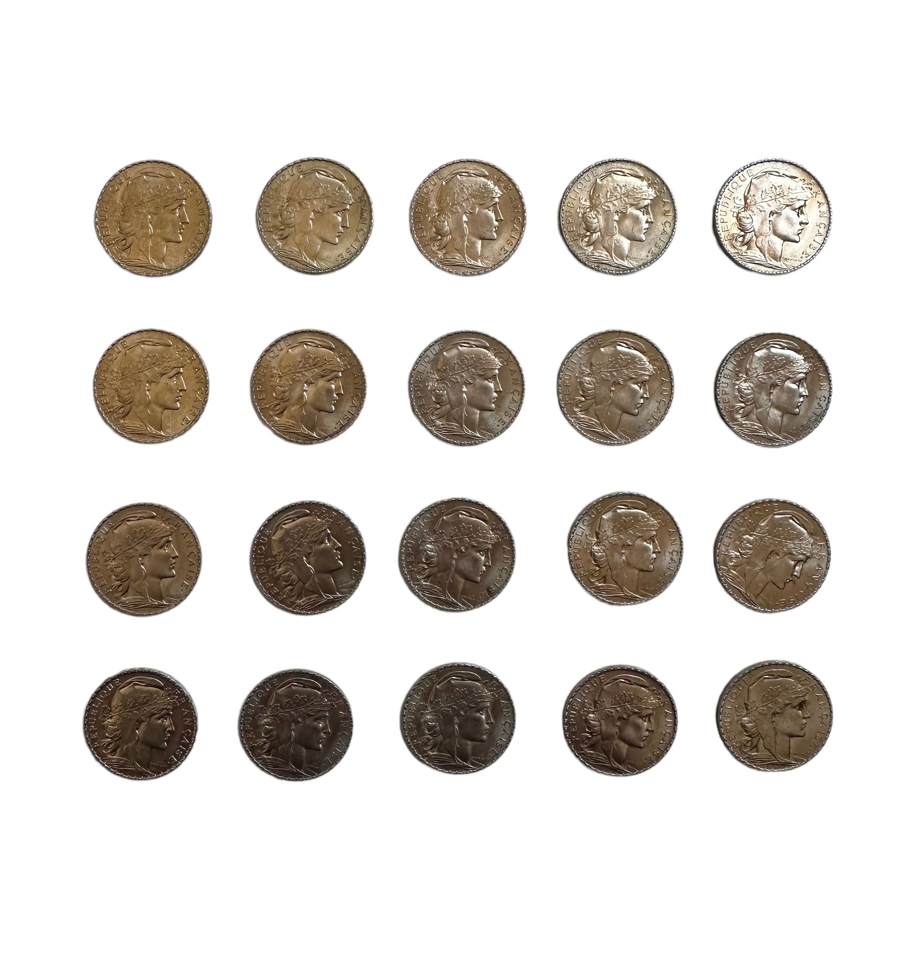 Null FRANCIA
20 monete d'oro da 20 franchi con gallo
Peso: 129 g