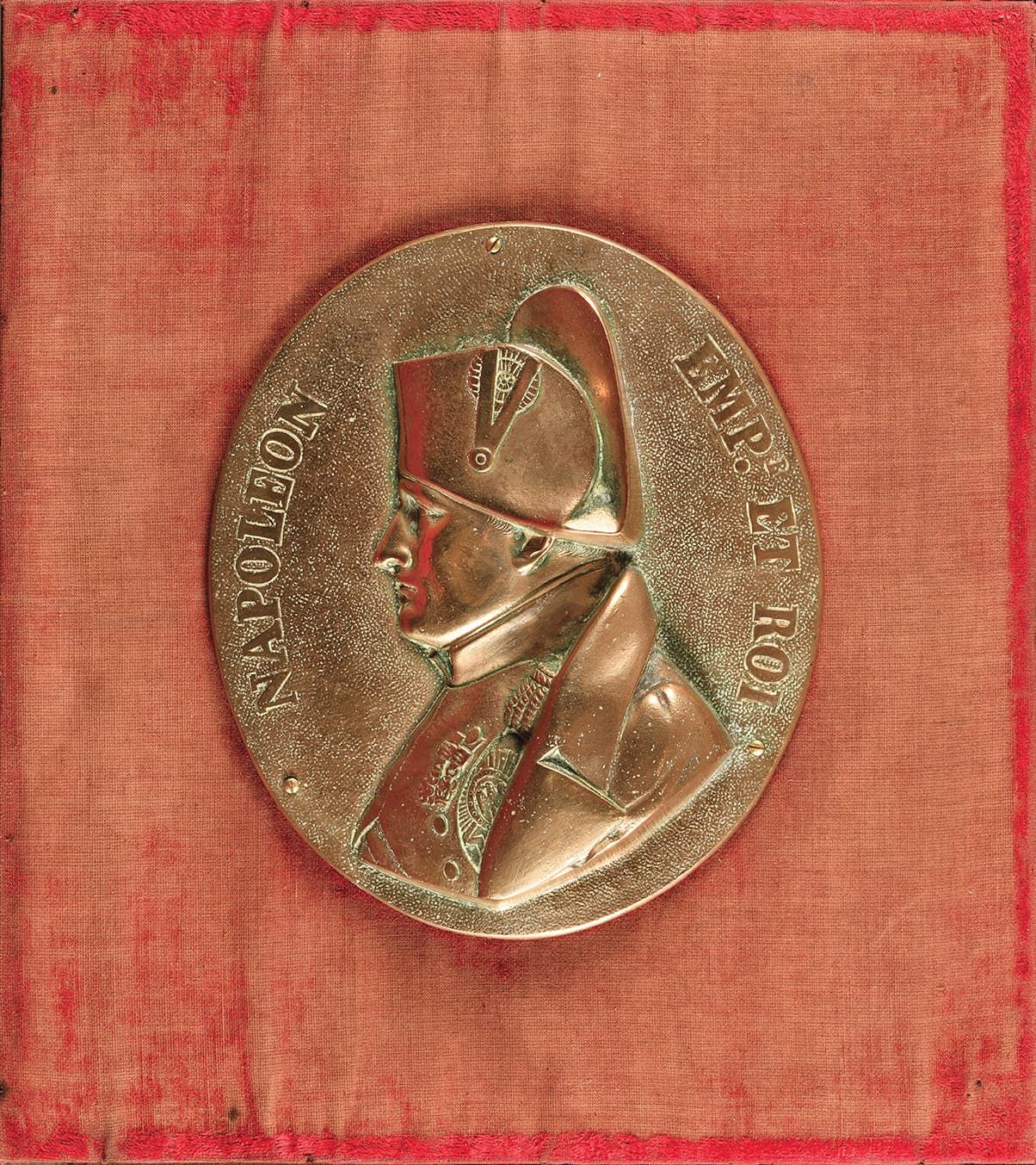 Null KAISER NAPOLEON I. IM PROFIL
Ovales Bronzemedaillon, das auf einen mit rote&hellip;