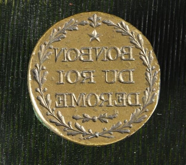 Null 标有 "Bonbon du roi de Rome "的惊人蜡封 
在圆形黄铜中。 
25毫米。 
缺少的是。 
A.B.E.（磨损）。19世纪上半叶&hellip;