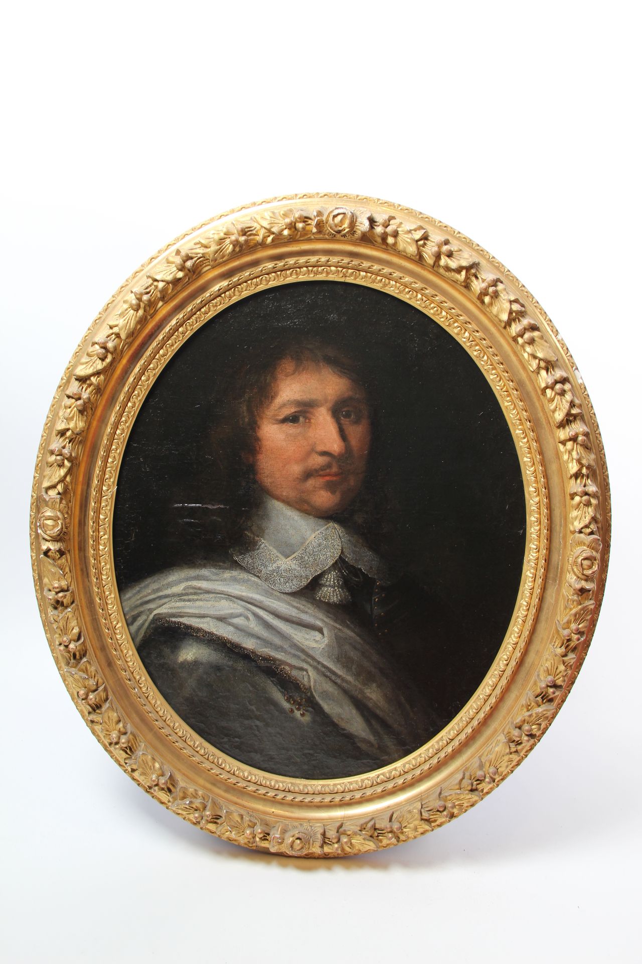 Null FRENCH SCHOOL circa 1640
Portrait of a man in armor with a lace collar
Oval&hellip;