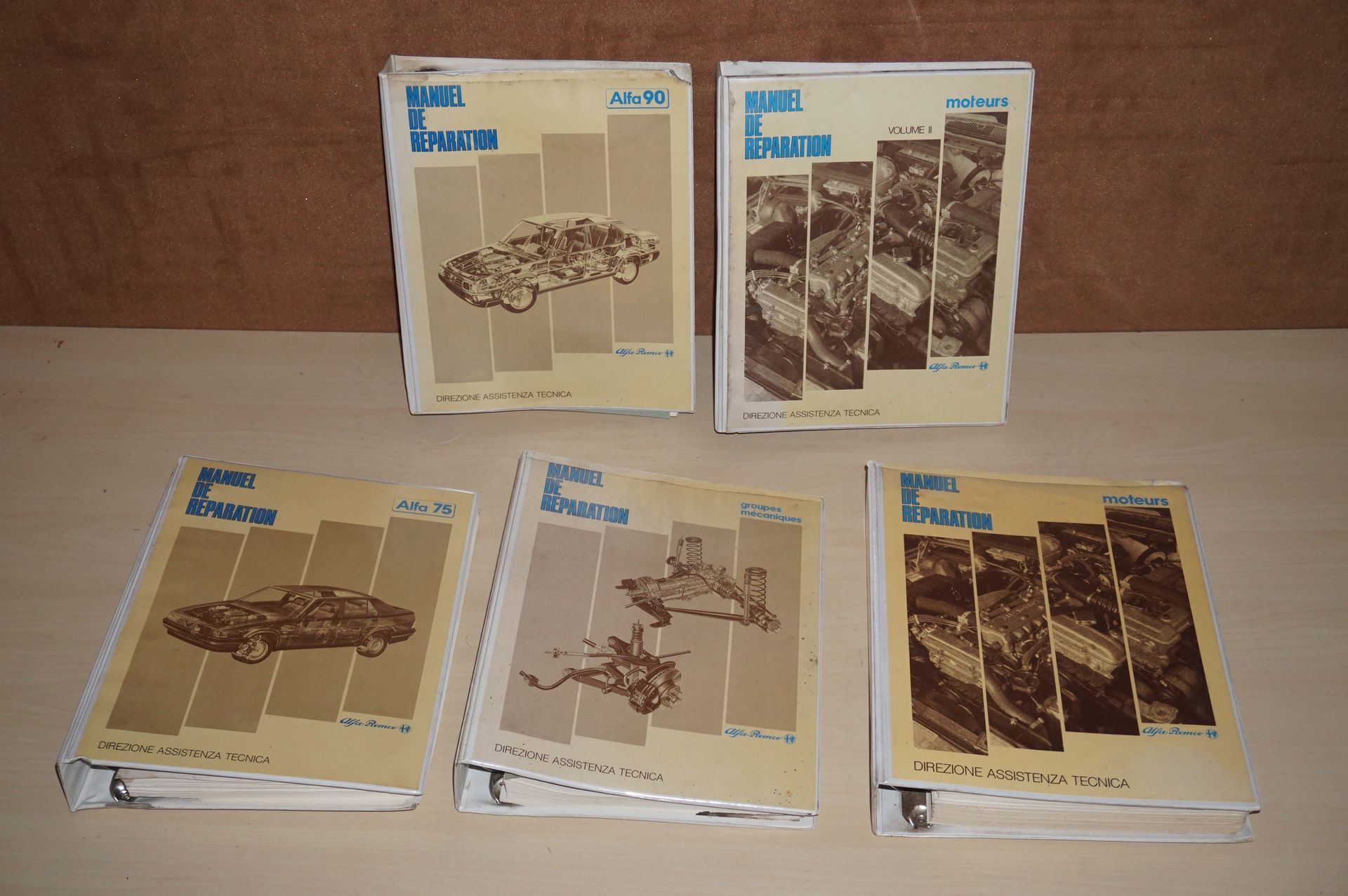 Null Lot de 5 manuels de réparation Alfa Romeo
- Alfa 90
- Alfa 75
- Moteurs 
- &hellip;