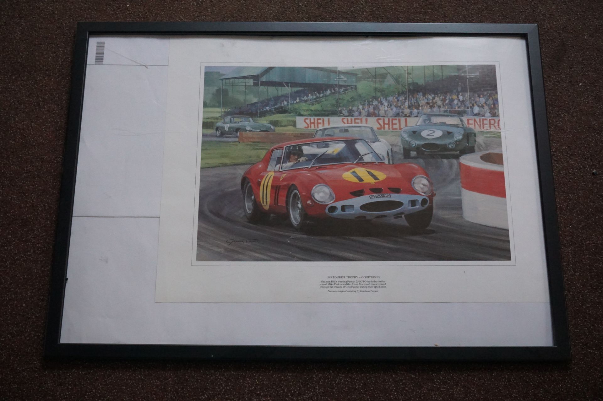 Null 一幅显示格雷厄姆-希尔驾驶法拉利250 GTO的画作的印刷品。"1963年旅游奖杯 - 古德伍德"
有框
73 x 54