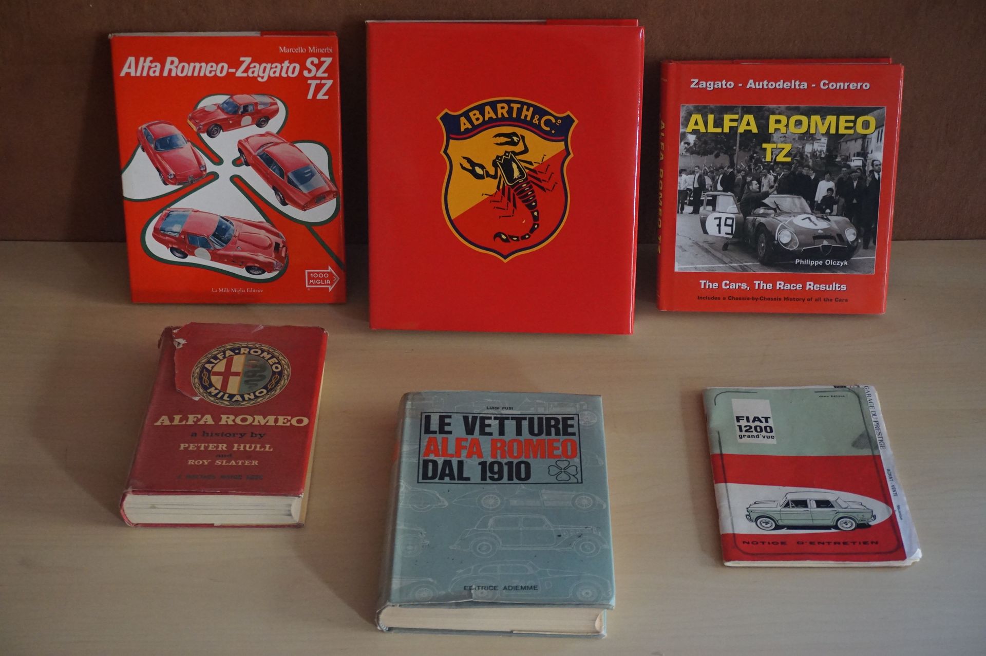 Null Lot de 6 livres 
- Alfa Romeo - Zagato SZ / TZ
- Abarth
- Alfa Romeo TZ
- A&hellip;