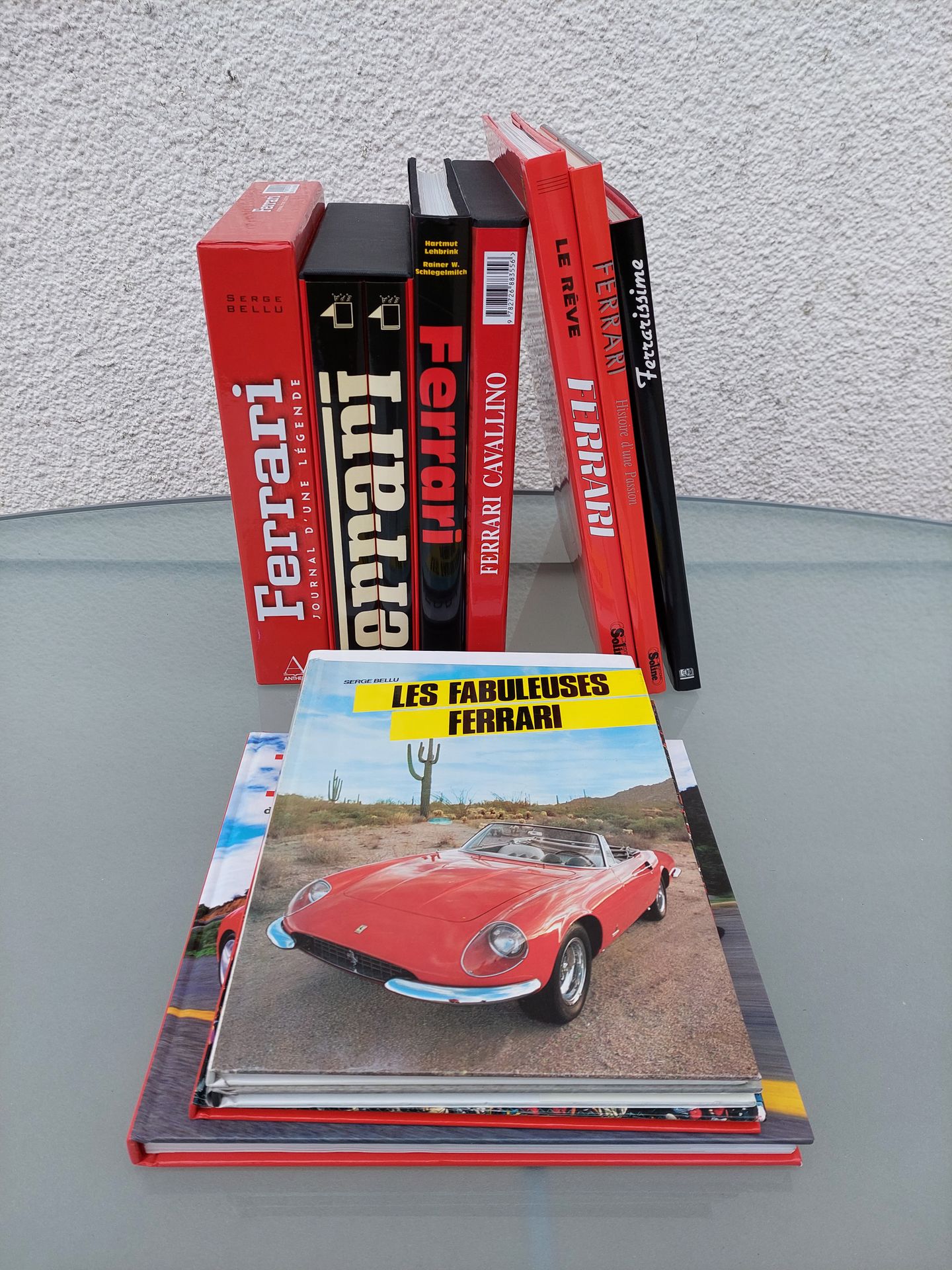 Null Lot de livres : 
Serge Bellu : Les fabuseuses Ferrari 
Ferrari : thé ultima&hellip;