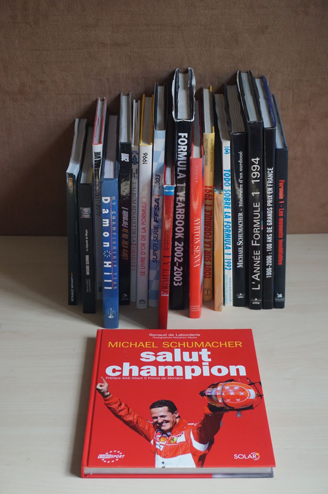 Null Lote de 19 libros sobre Fórmula 1
- Fórmula 1 - Momentos inolvidables
- 190&hellip;