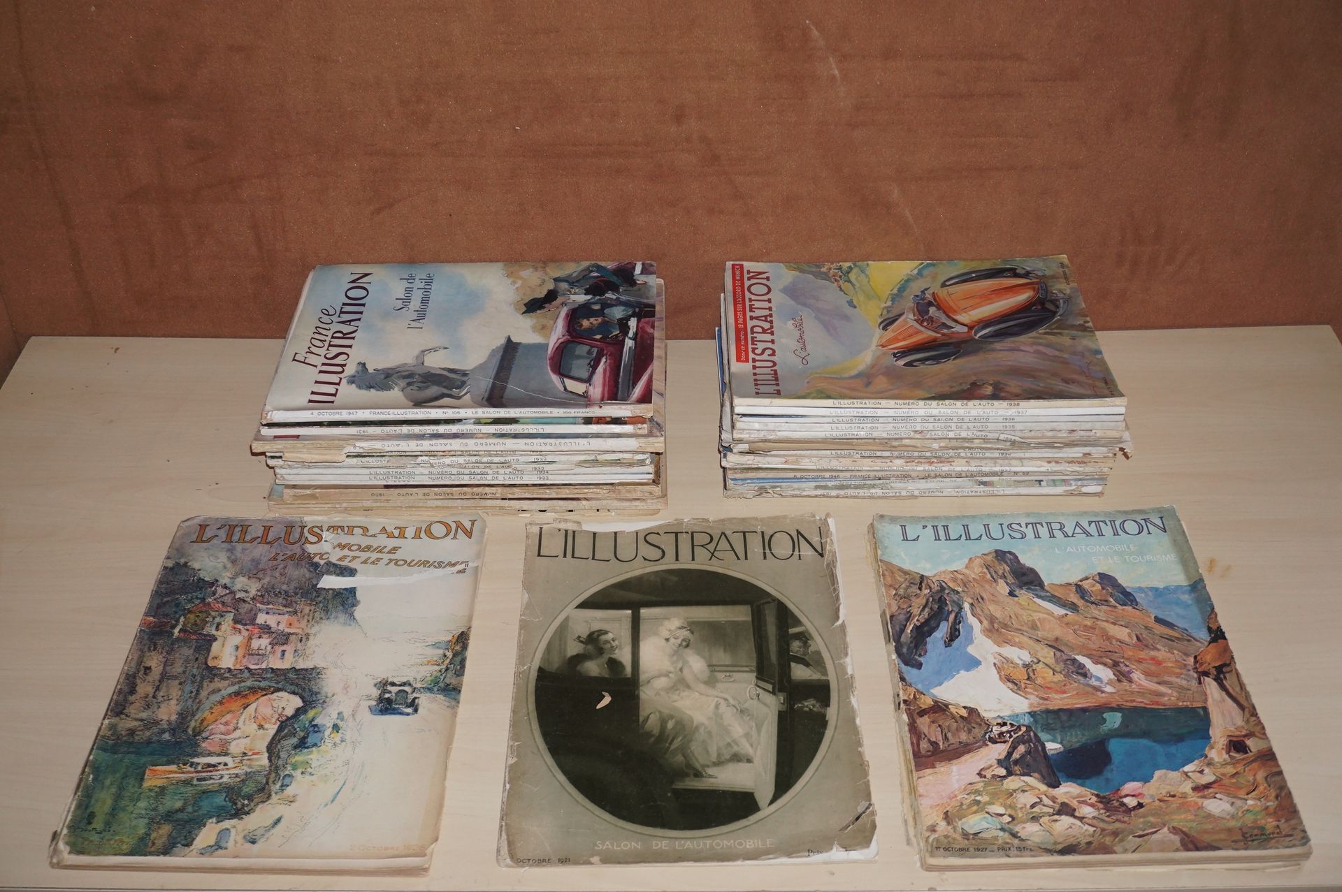 Null Lot von 18 Zeitschriften "L'illustration : automobile". 
Die älteste "Salon&hellip;