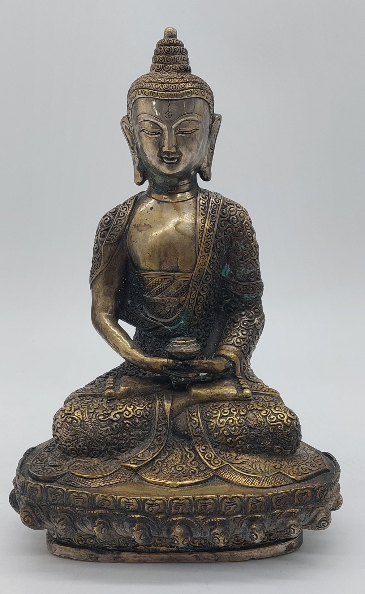 Null BUDDHA de bronce plateado 

Altura : 30 cm

(desgaste de la pátina)