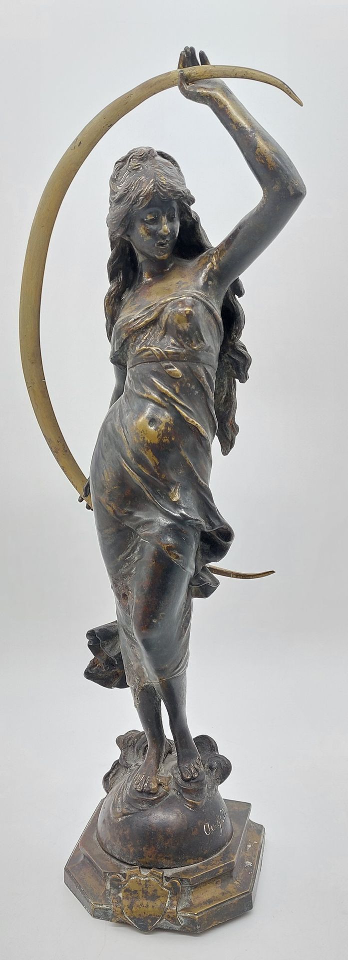 Null Auguste MOREAU (1831-1917), después de 

La Aurora 

Bronce patinado 

Altu&hellip;