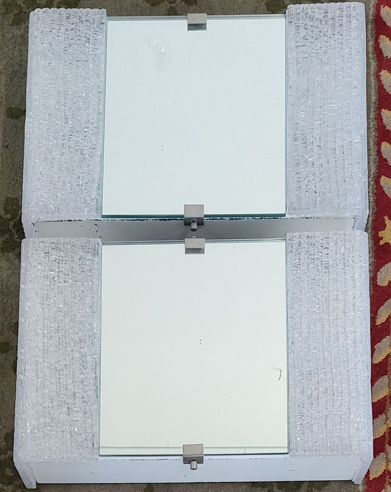 Null PAIR OF APPLIQUES in plexiglass forming mirrors

H : 23 cm L : 35,5 cm P : &hellip;