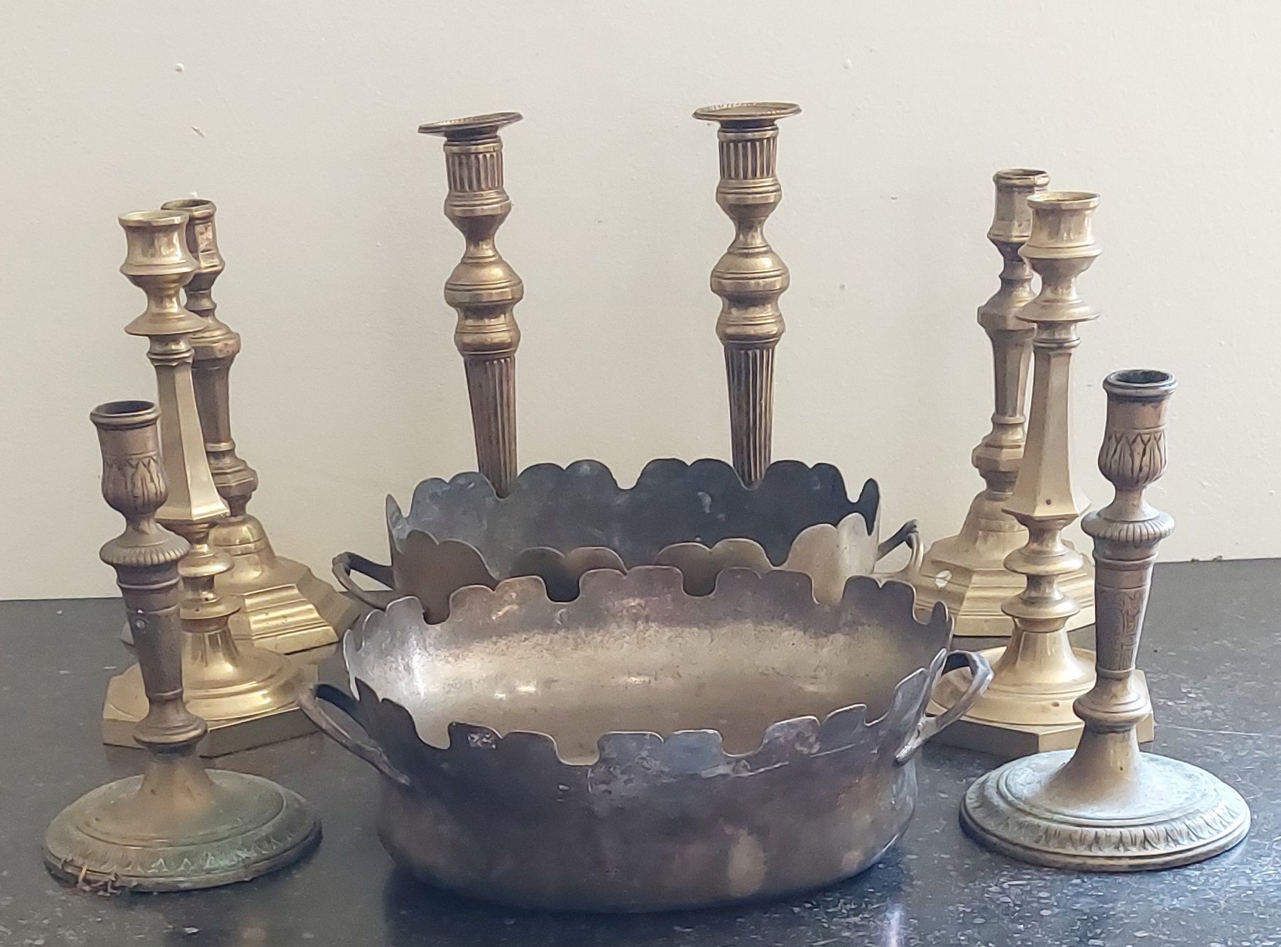 Null LOT including : 

- 4 pairs of bronze candlesticks (3 pairs missing)

- 2 m&hellip;