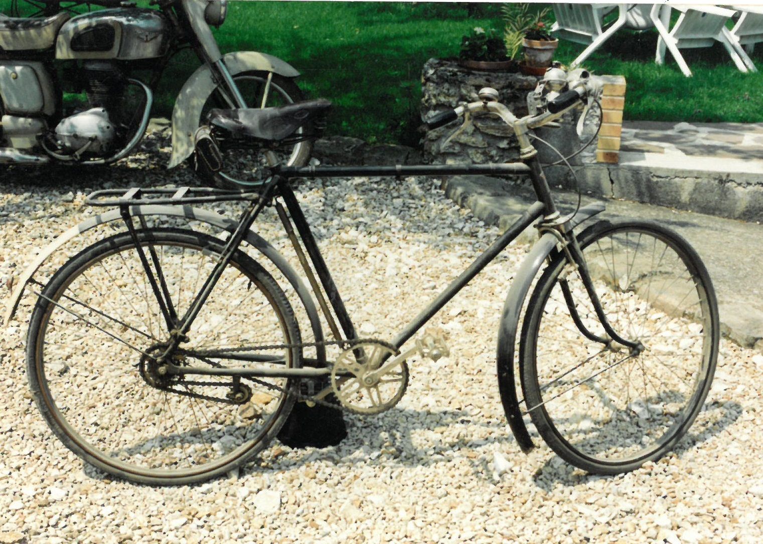 Null Nachlass Frau D. OHNE RESERVE
Hirondelle ist eine französische Fahrradmarke&hellip;