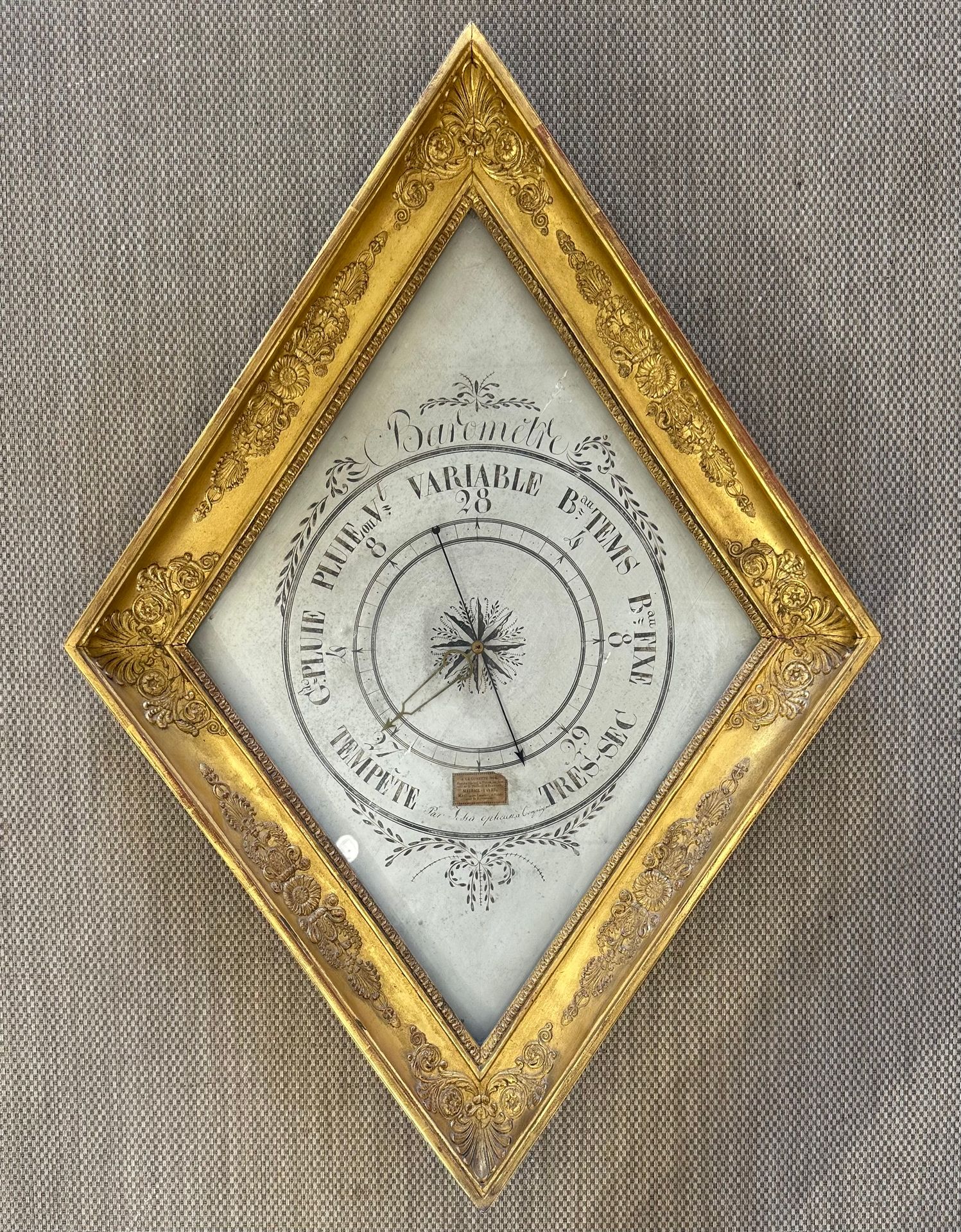 Null Diamond-shaped BAROMETER in wood and gilded and carved stucco, decorated wi&hellip;