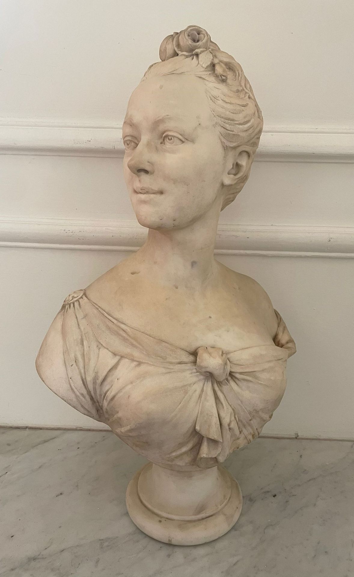 Null IN THE FASHION OF THE 18th century
Bust of Flora
White marble sculpture on &hellip;