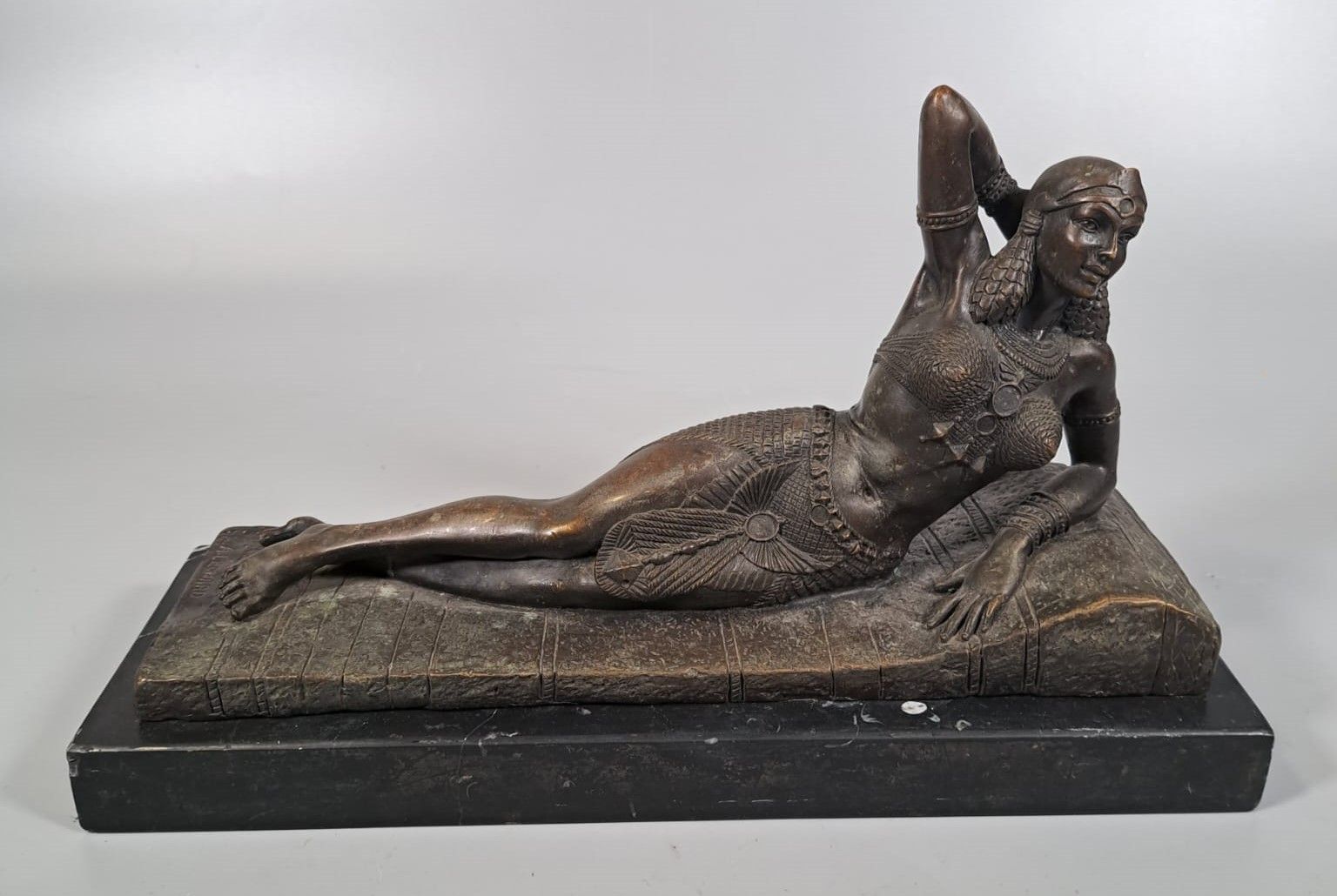 Null Agathon LÉONARD (1841-1923) Después de
Bailarina oriental reclinada
Bronce &hellip;
