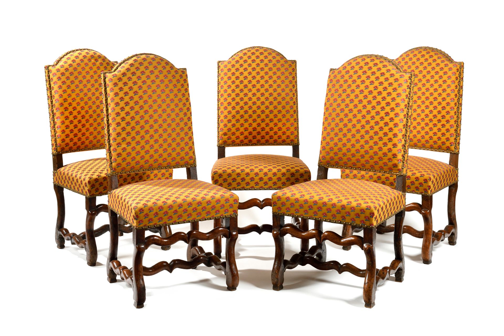 Null 六把椅子

天然木制，椅背高而直，羊皮骨椅腿由 H 形支架连接。布艺软垫上饰有黄底花朵。

路易十四时期。

H.110 x 宽 53 x 深 47 &hellip;
