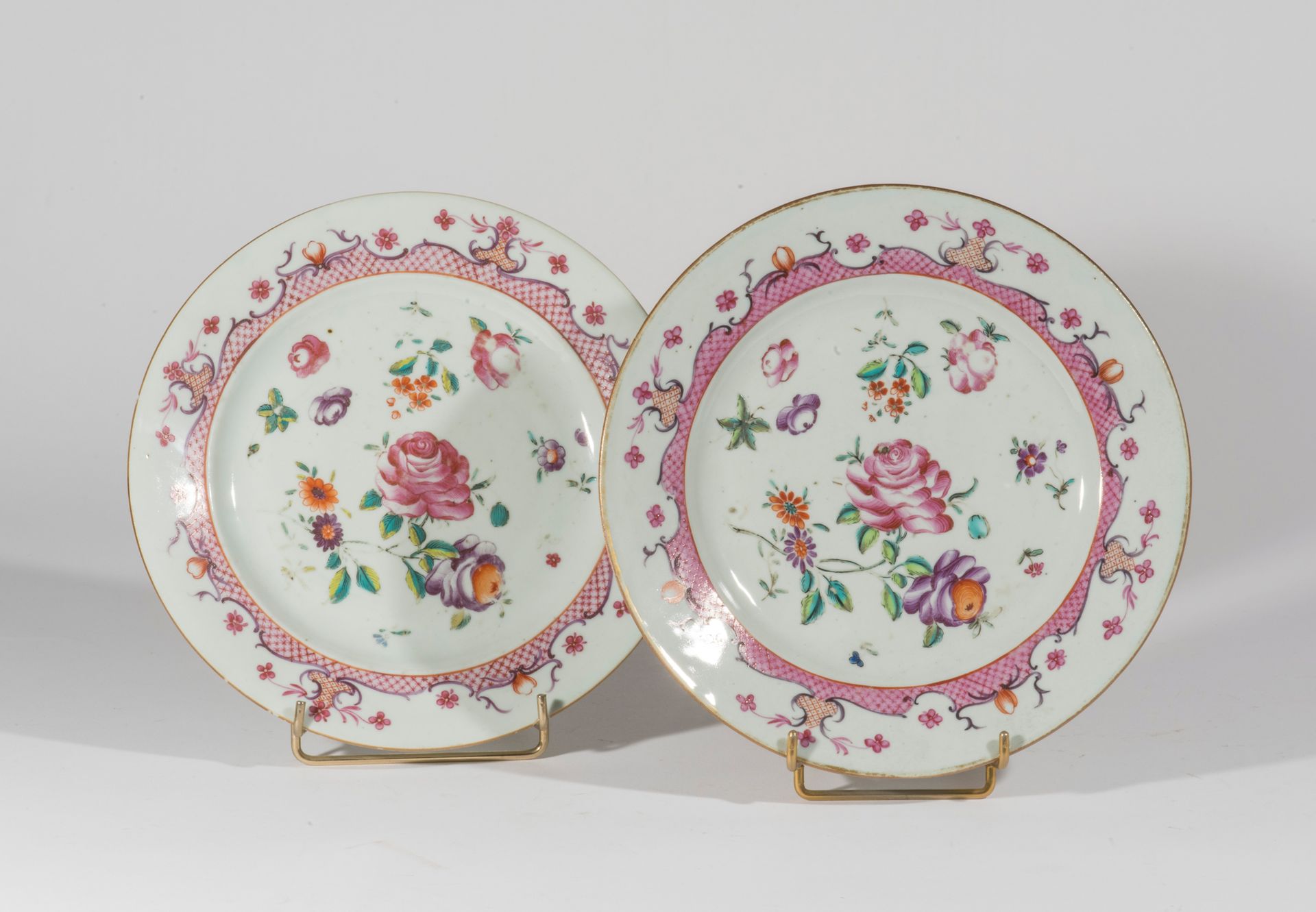 Null Compagnie des Indes Siglo XVIII , 

Pareja de platos de porcelana y esmalte&hellip;