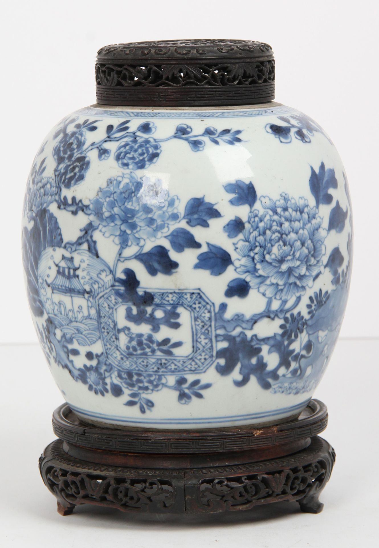 Null Chine, fin XVIIIe siècle 

Pot à gingembre, en porcelaine blanche, à décor &hellip;