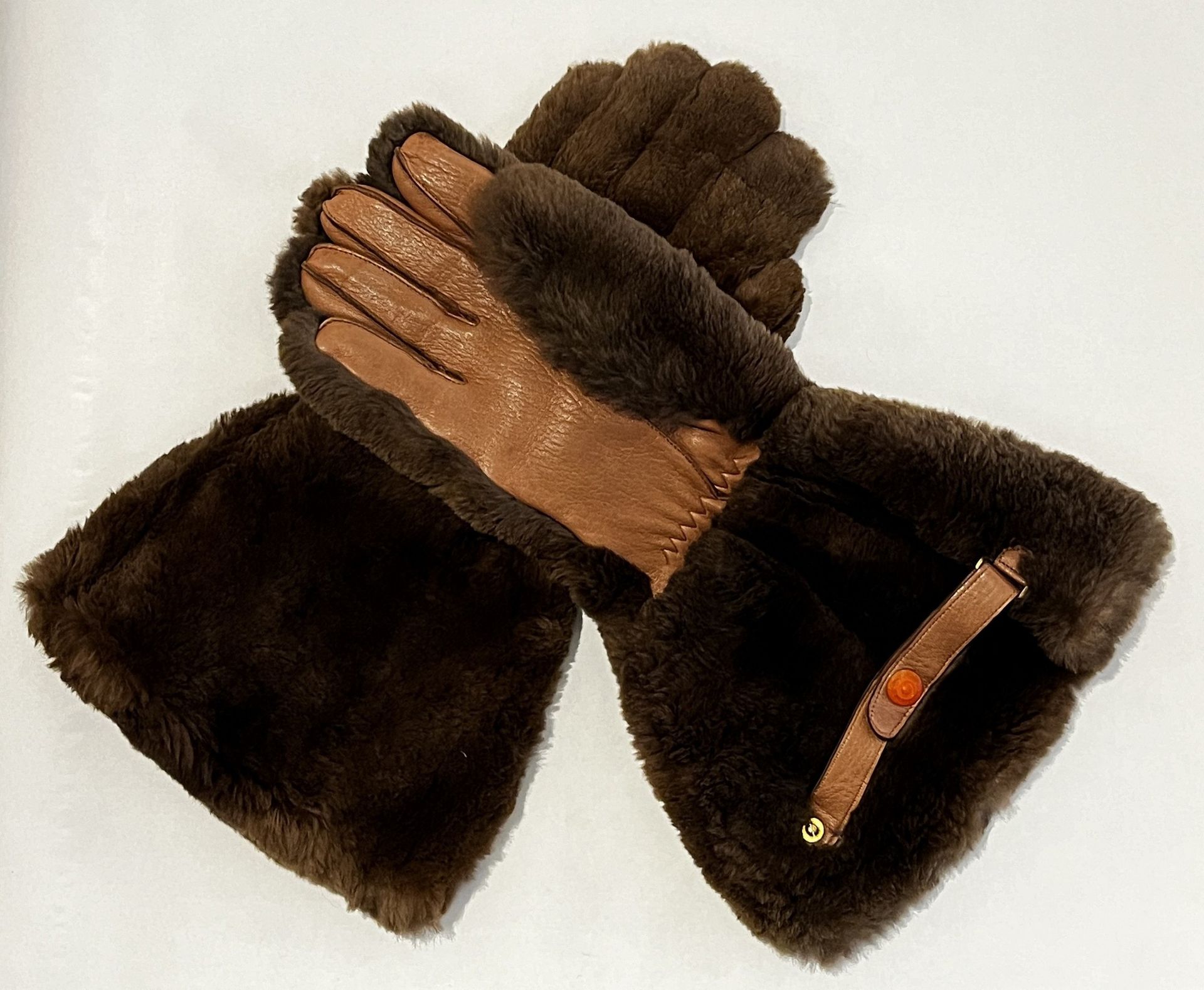 Paire de gants d’automobiliste en loutre de la maison HARRODS, Circa 1930 HARROD&hellip;