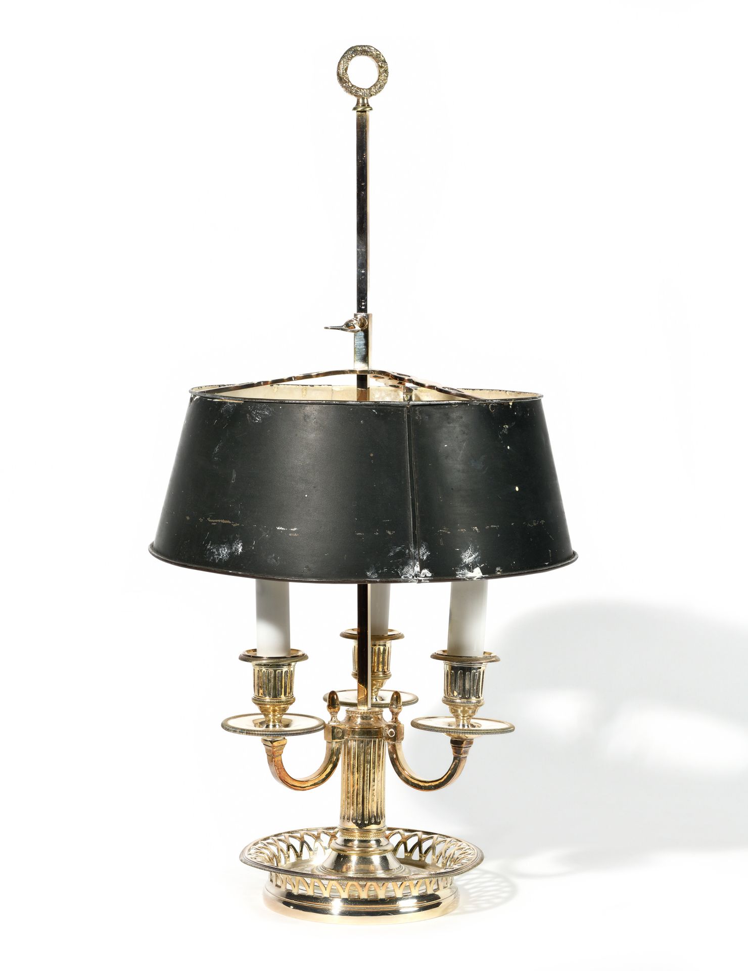 Null 热水瓶灯 
镀银金属灯臂、凹槽灯杆和叶状底座。漆面金属灯罩。 
十九世纪制造。
高度：53 厘米
