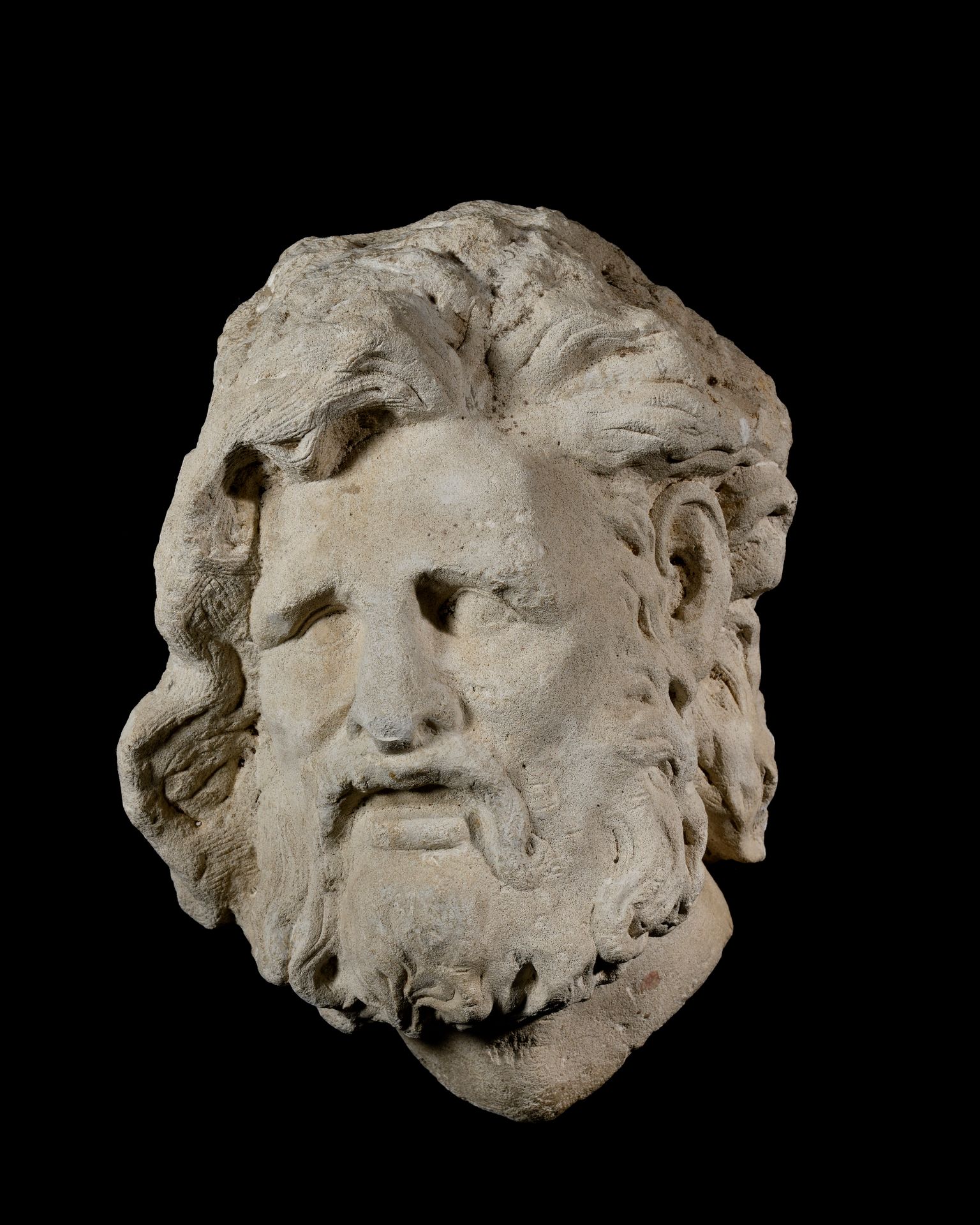 Null 法国学院派，18 世纪末 19 世纪初
大胡子男人的头像
石灰石雕刻 
高度：33 厘米
(意外损坏）