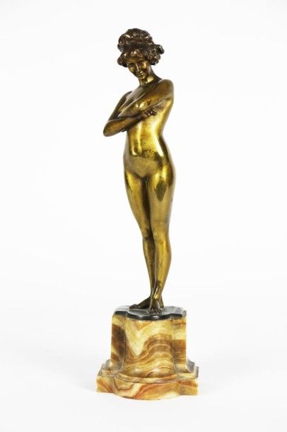 Paul PHILIPPE (1870-1930) «Le Challenge» Sculpture. Épreuve en bronze doré. Font&hellip;