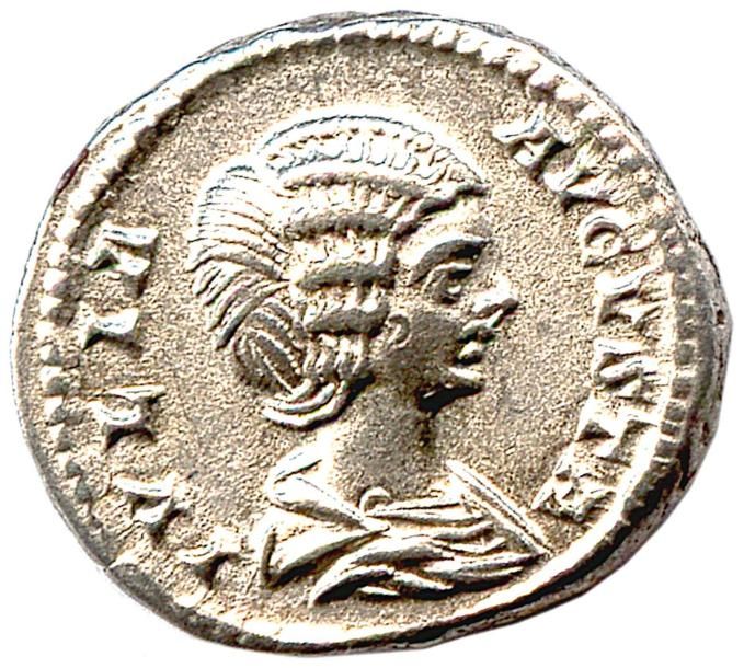 Null ROME – JULI A DOMNA † 217 Denier d’argent (Son buste drapé/Isis portant Hor&hellip;