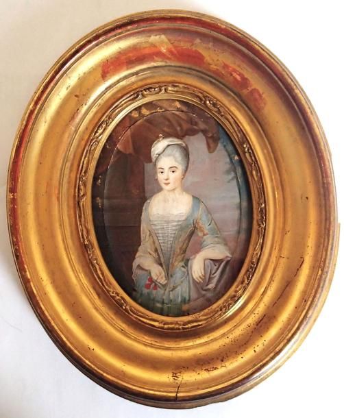 Null ECOLE FRANCAISE XVIIIème siècle Dame de qualité Miniature ovale sur papier &hellip;