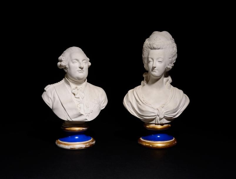 Null Le Roi Louis XVI et la Reine Marie Antoinette Paire de bustes en biscuit de&hellip;