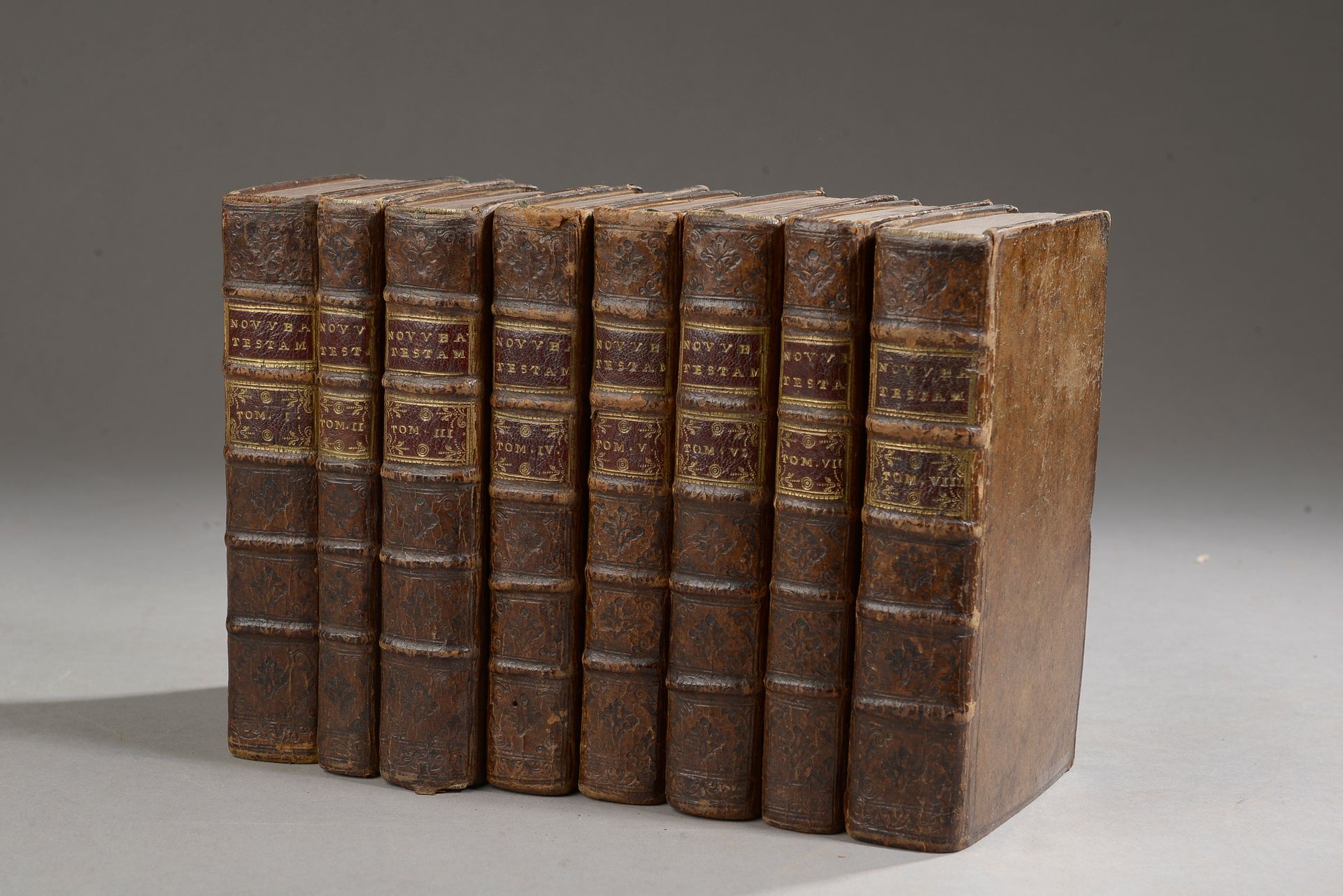 Null Le nouveau testament, Amsterdam, Joseph Nicolai, 1728.

8 volumes in-12. Re&hellip;